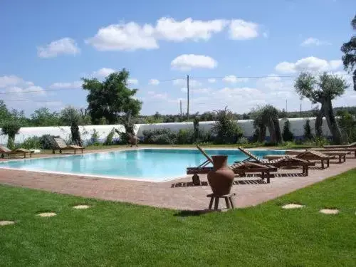 Swimming Pool in Hotel Rural Monte Da Rosada