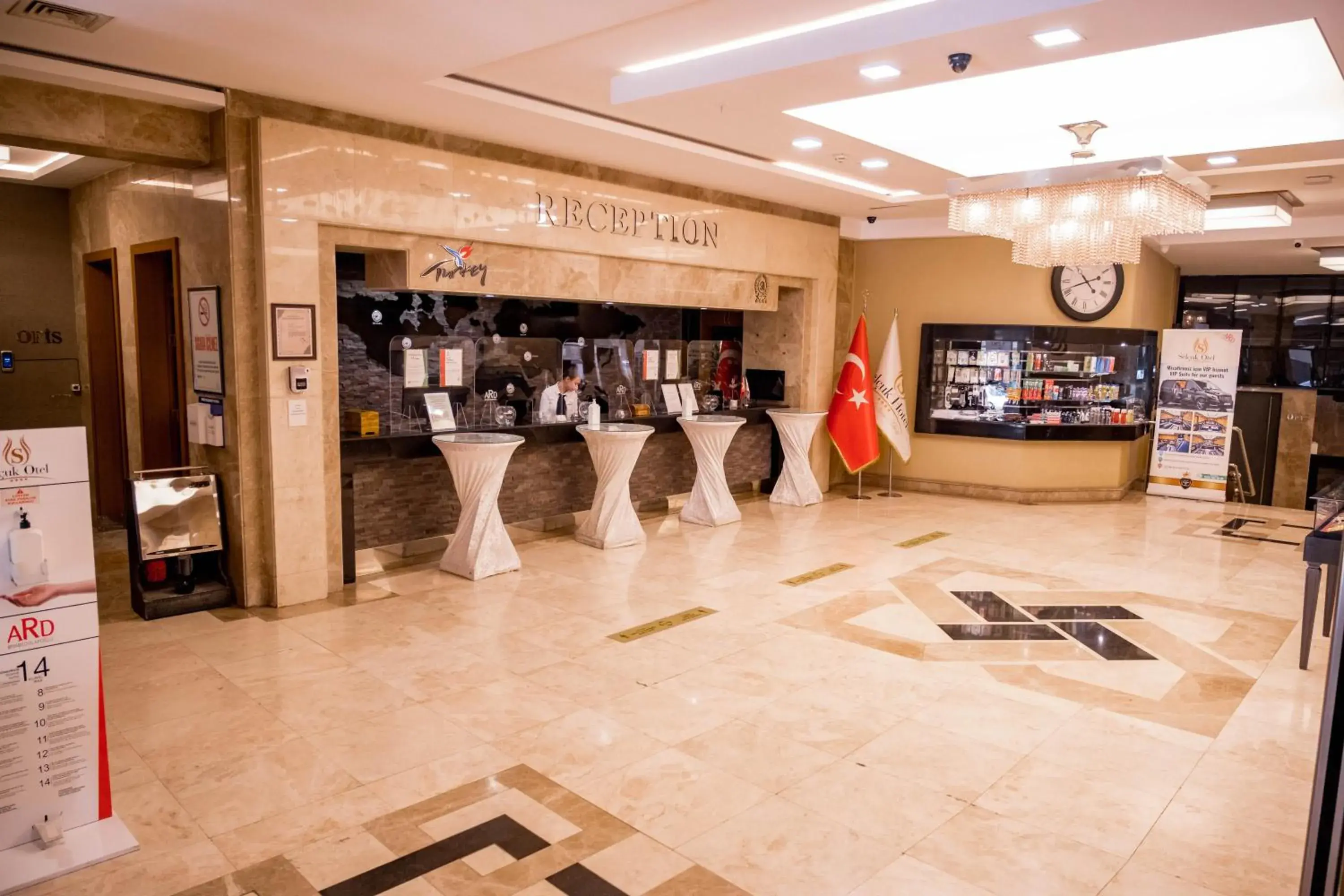 Lobby or reception in Selcuk Hotel Sems-i Tebrizi