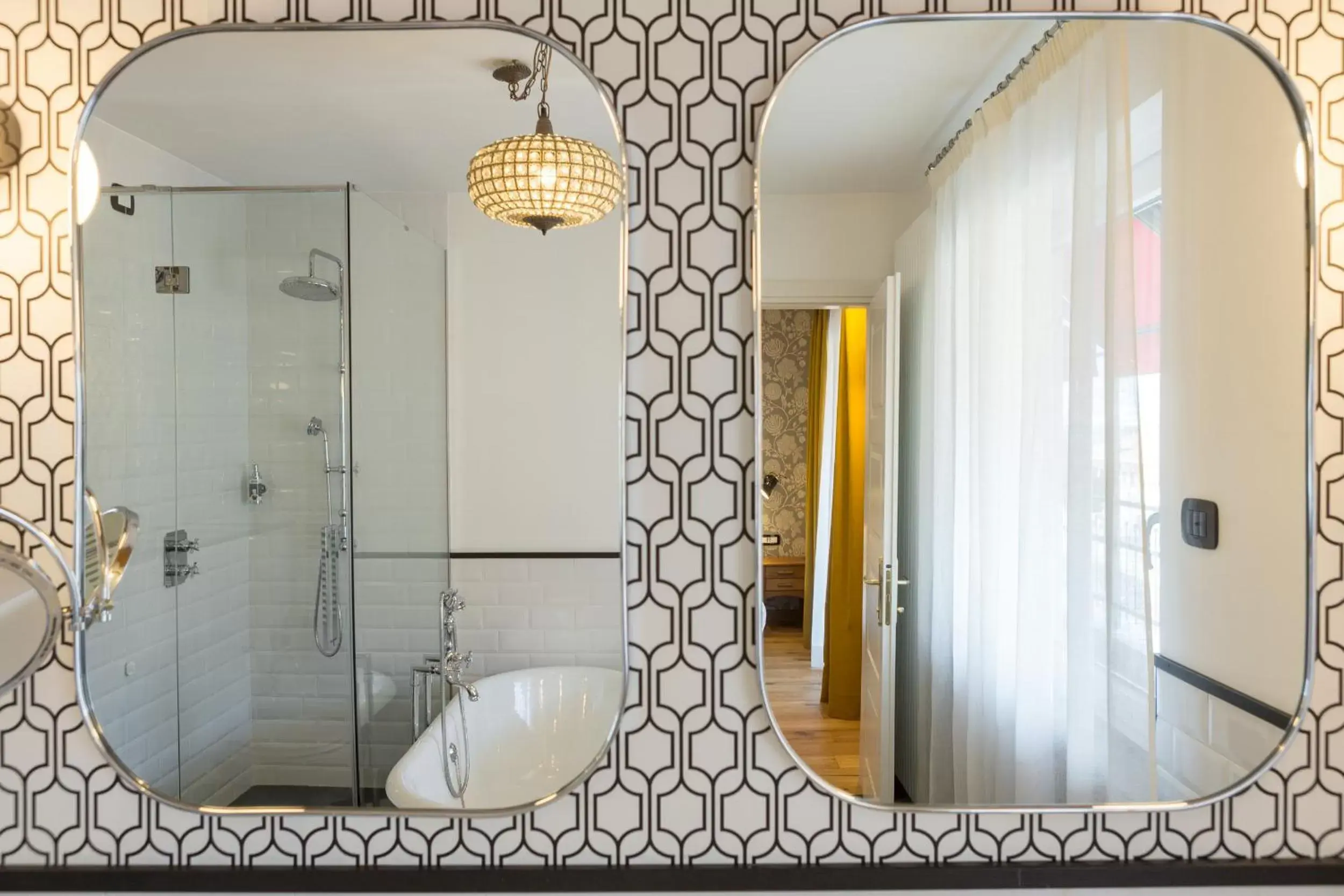 Bathroom in Duca D'Aosta Hotel