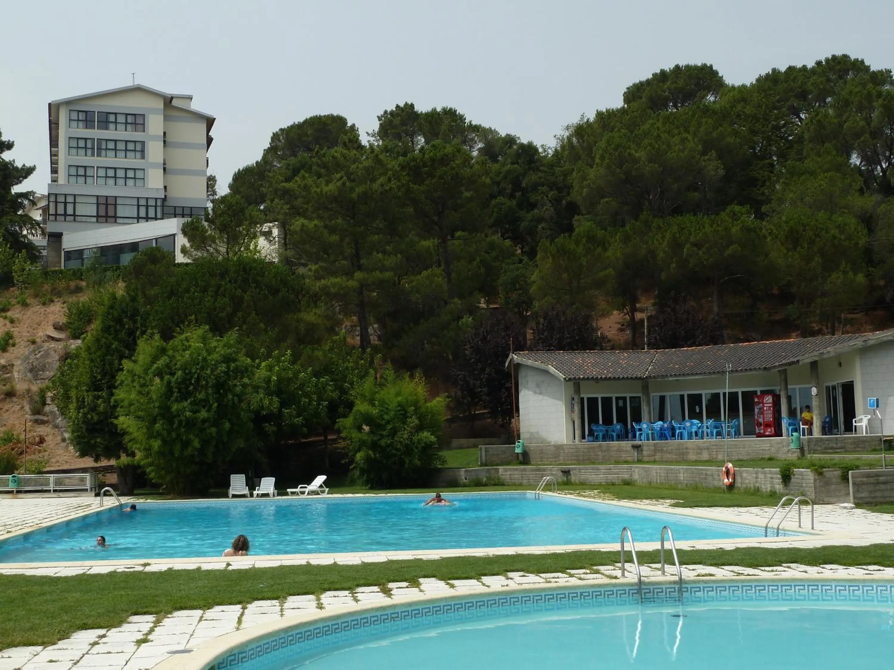 Swimming pool in Hotel Senhora do Castelo