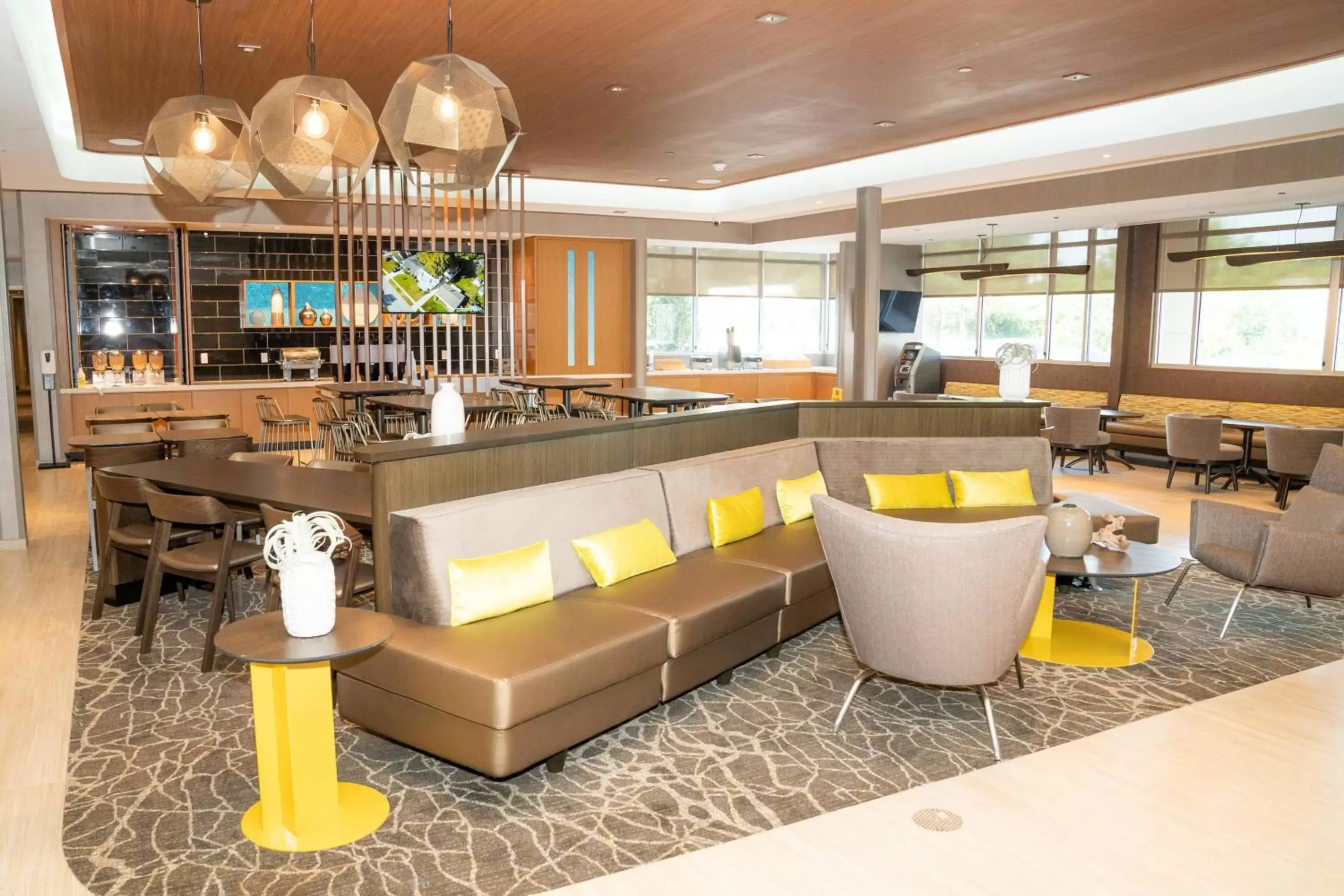 Lobby or reception, Lounge/Bar in SpringHill Suites by Marriott Woodbridge