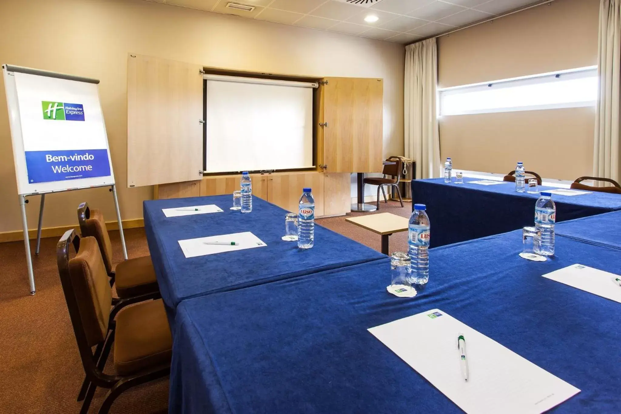 Meeting/conference room, Business Area/Conference Room in Holiday Inn Express Lisbon-Oeiras, an IHG Hotel