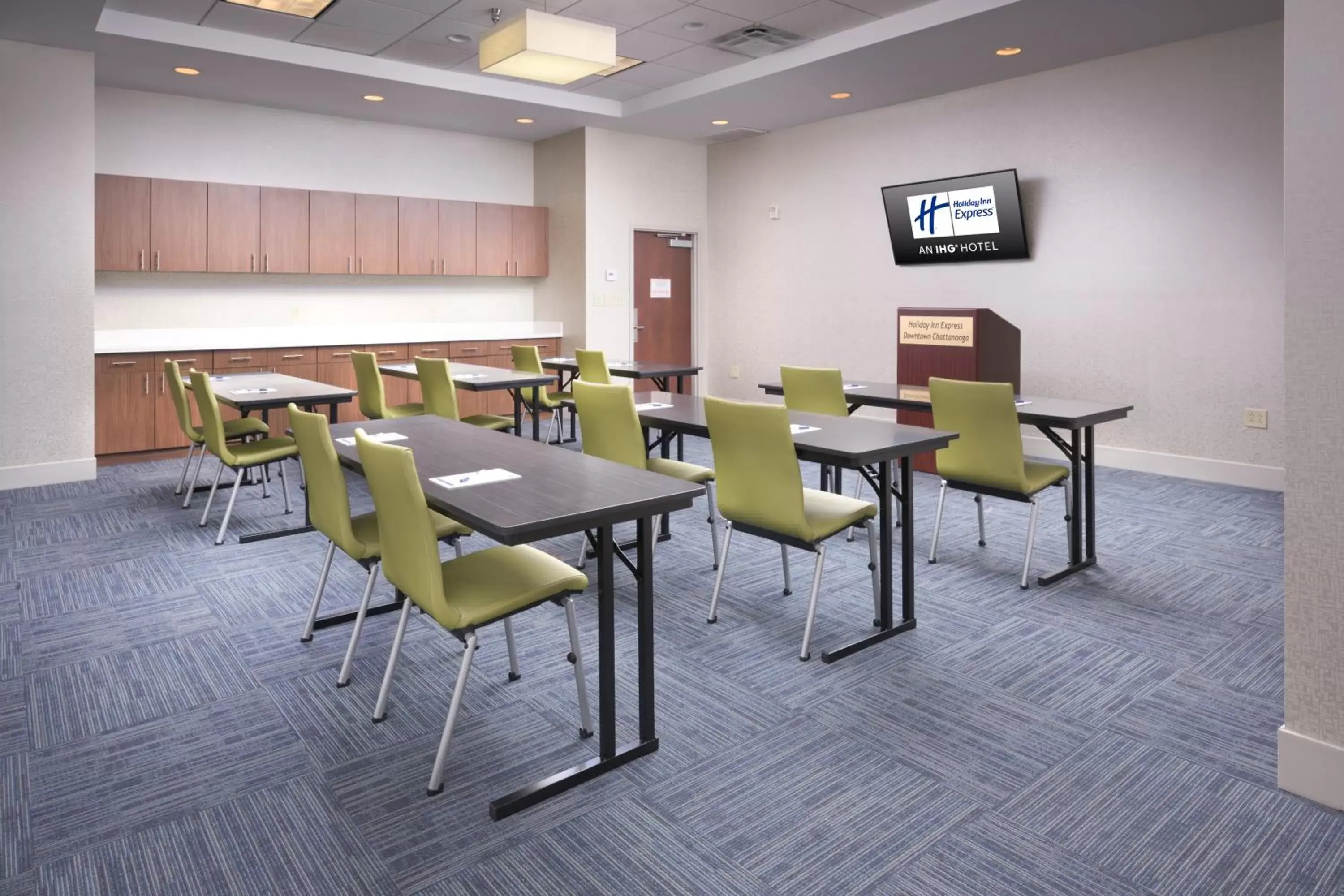 Meeting/conference room in Holiday Inn Express Hotel & Suites Chattanooga Downtown, an IHG Hotel