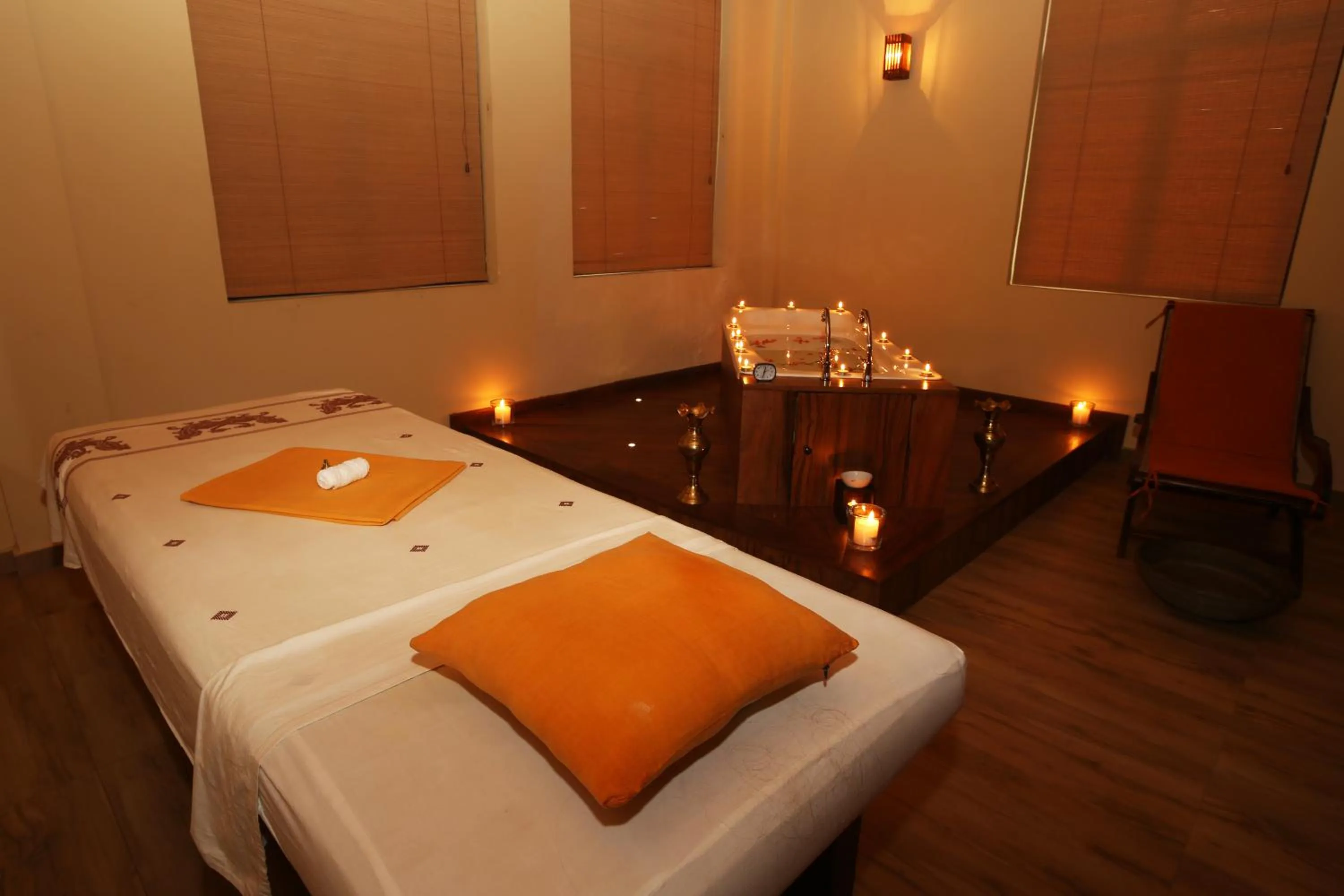 Massage in Randholee Resort & Spa