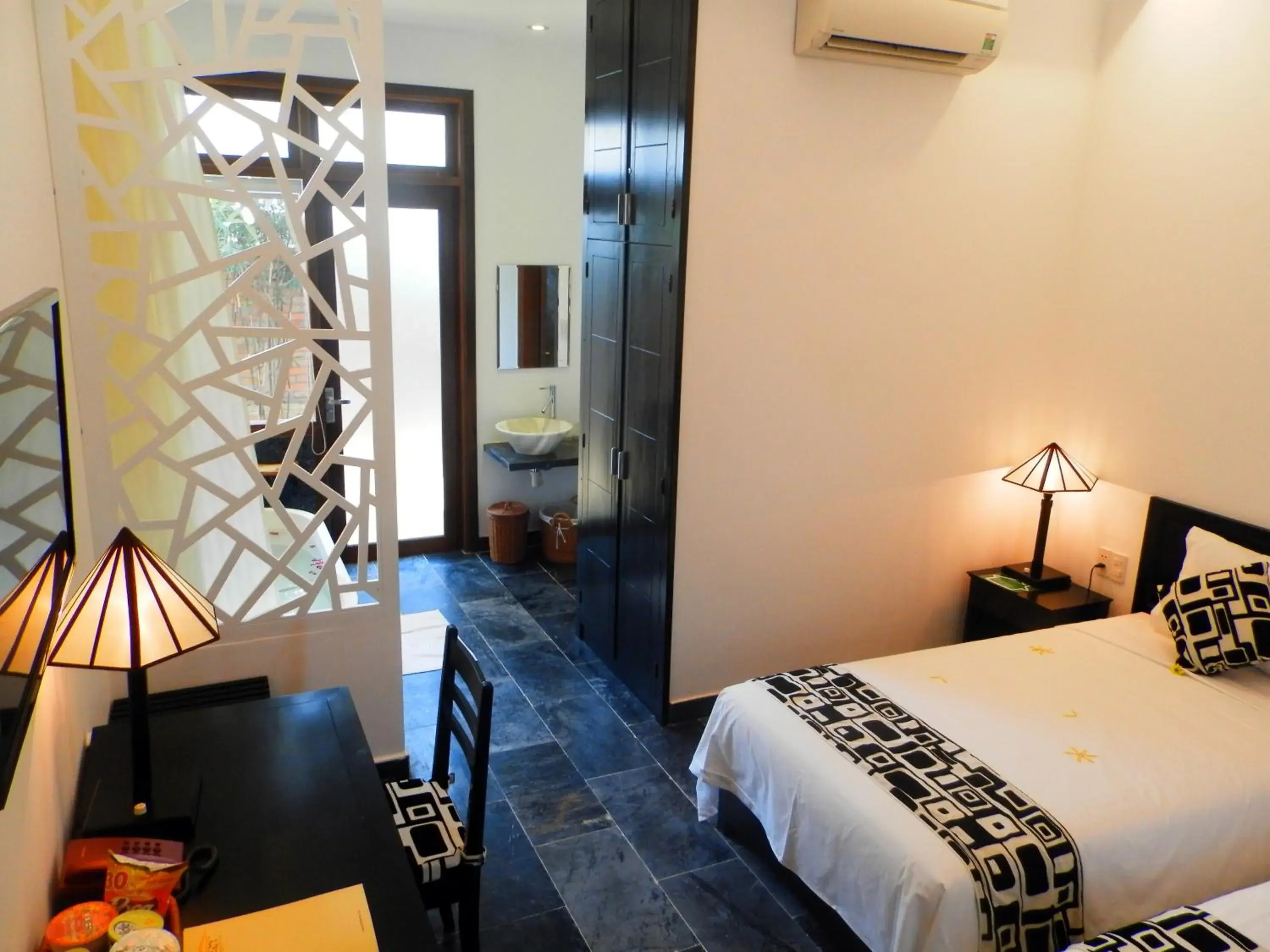 Classic Deluxe Double or Twin Room in Hoi An Tnt Villa