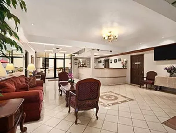Lobby or reception, Lobby/Reception in Travelodge by Wyndham New Orleans Harvey Hotel