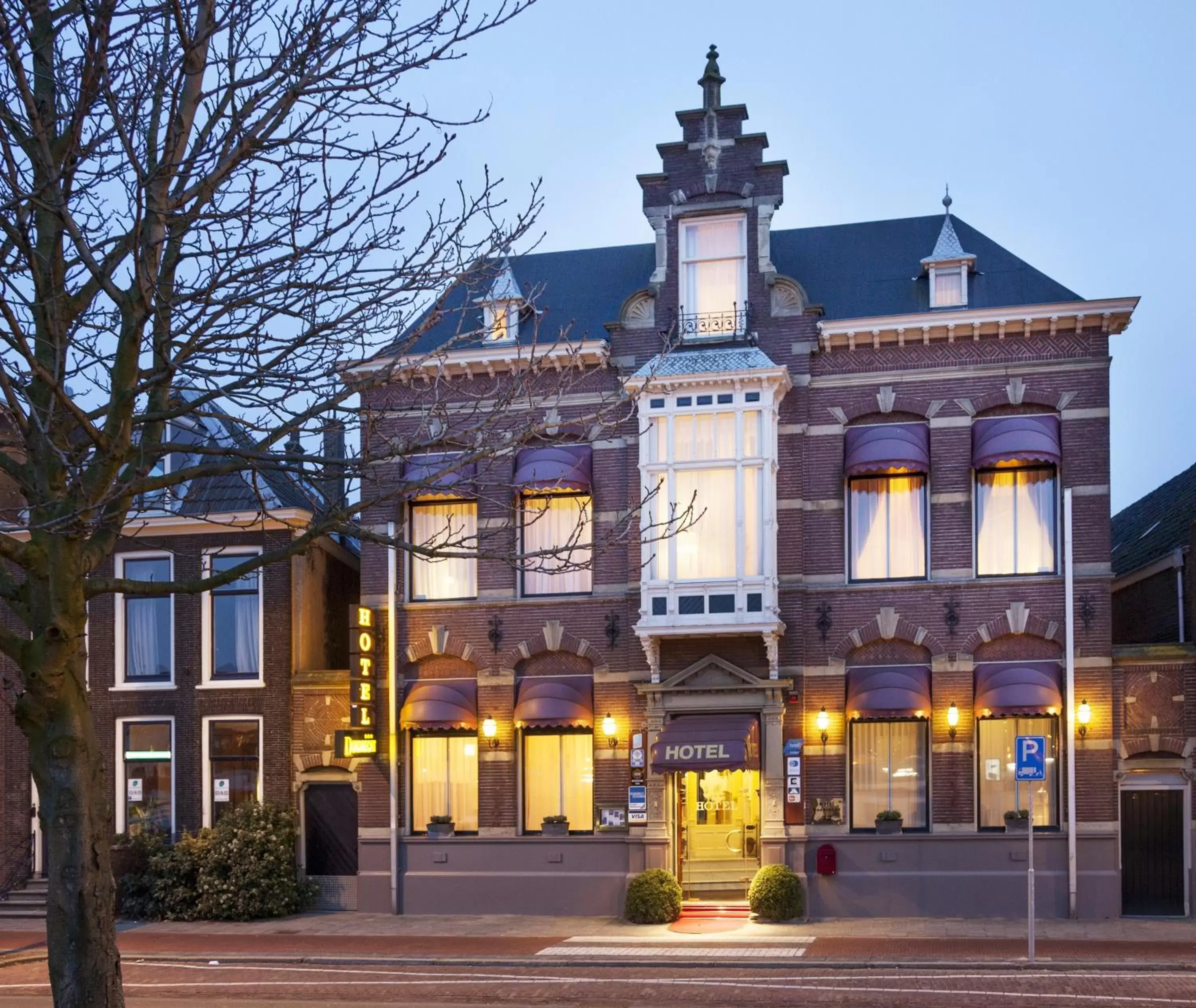 Facade/entrance, Property Building in Hotel Dordrecht