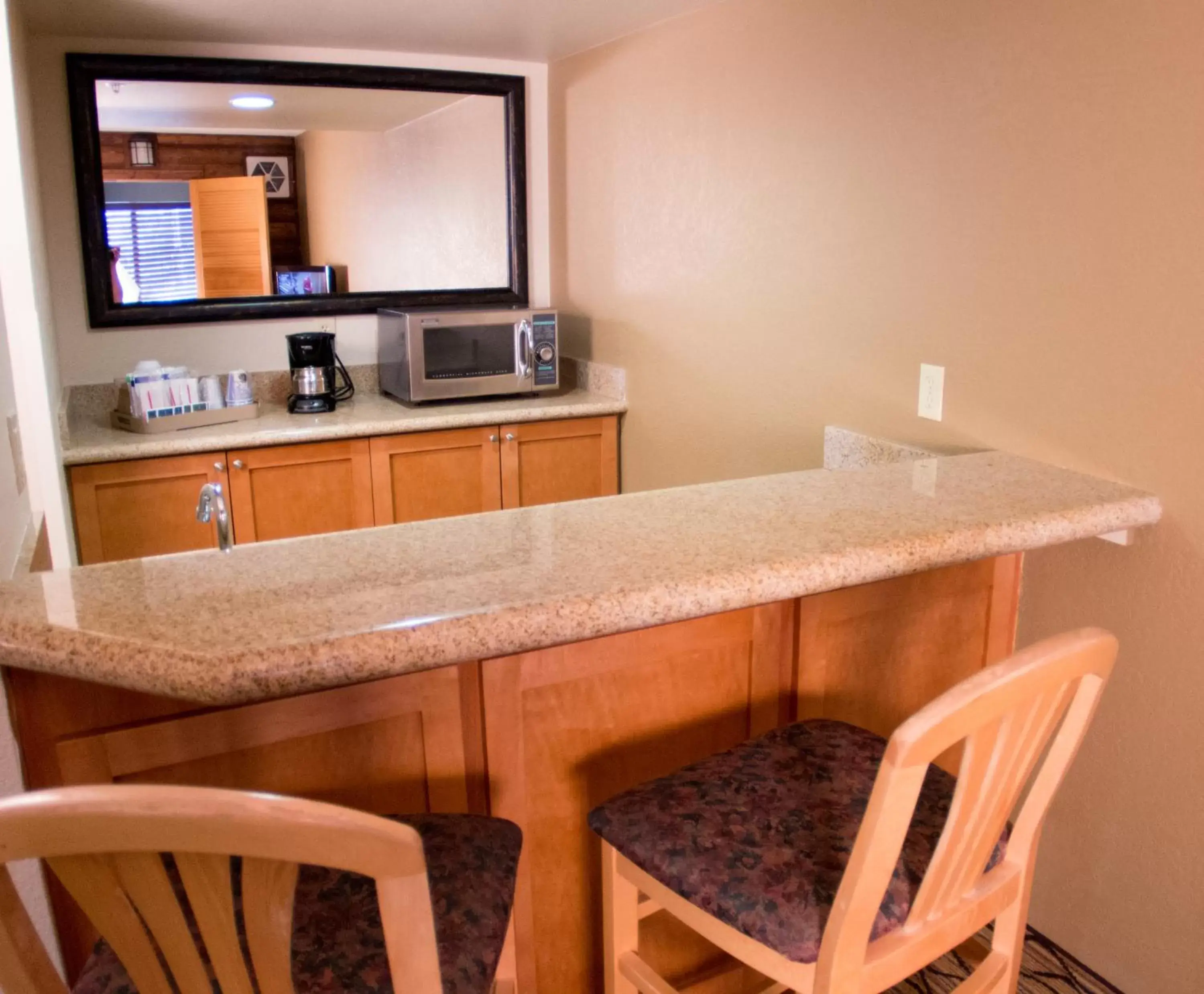 Kitchen or kitchenette in Holiday Inn Express Grand Canyon, an IHG Hotel