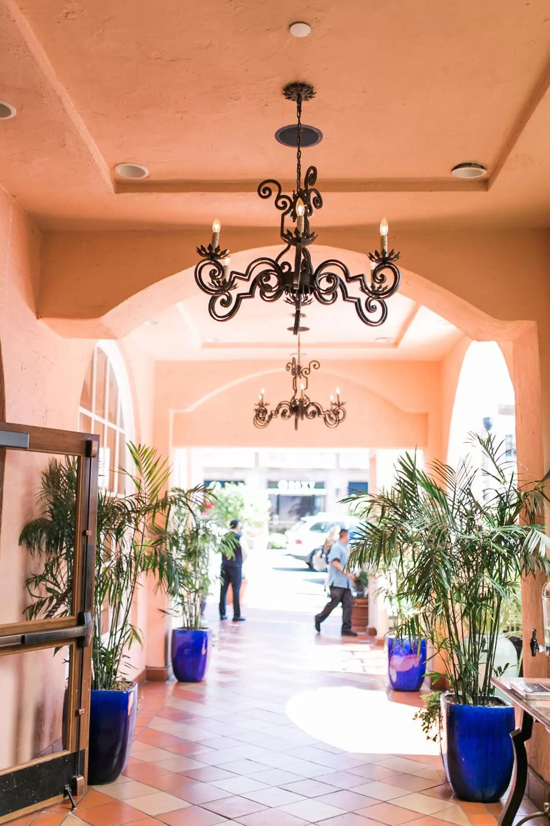 Facade/entrance in La Valencia Hotel