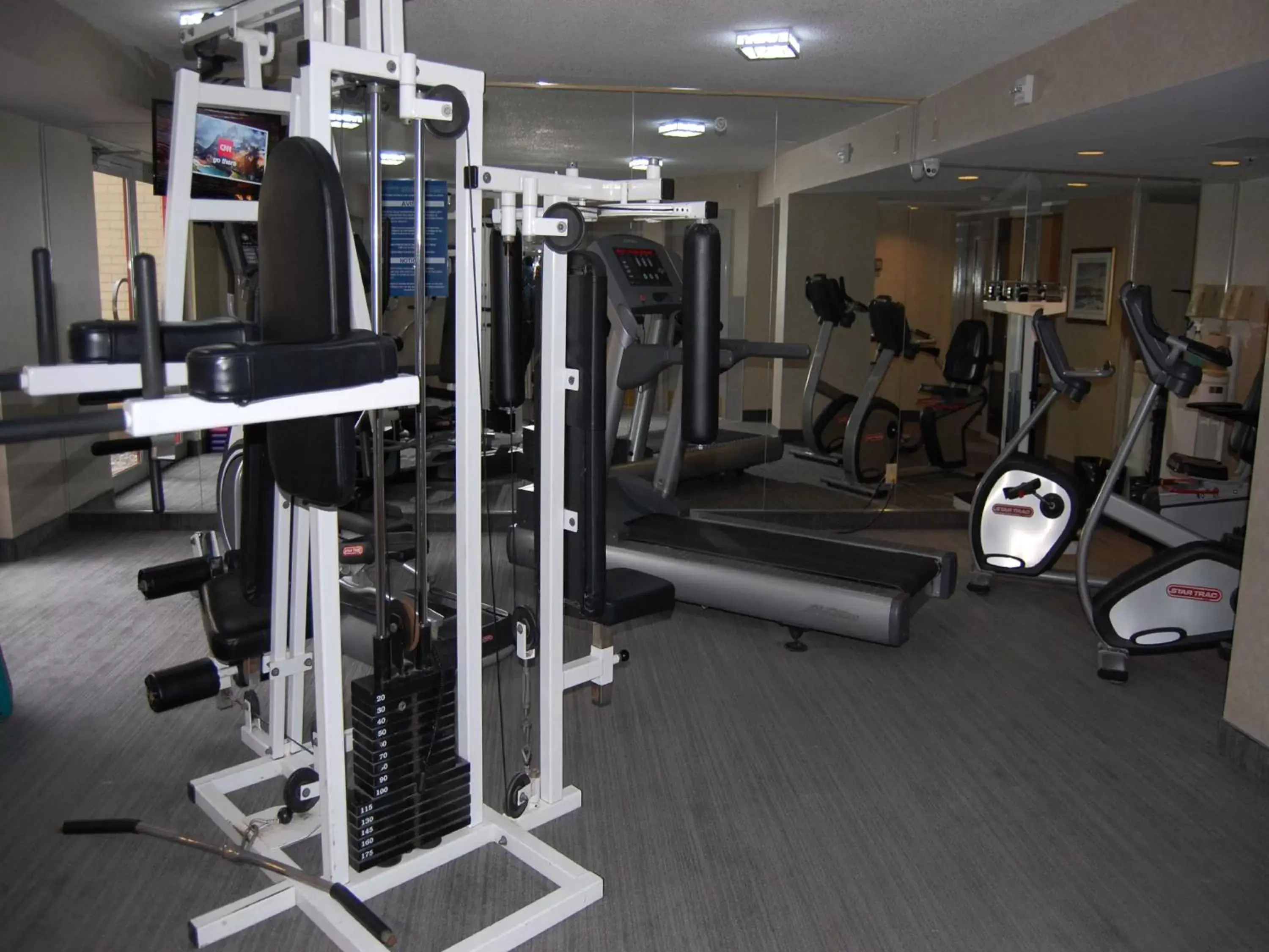 Fitness centre/facilities, Fitness Center/Facilities in Holiday Inn Montreal Centre Ville Downtown, an IHG Hotel