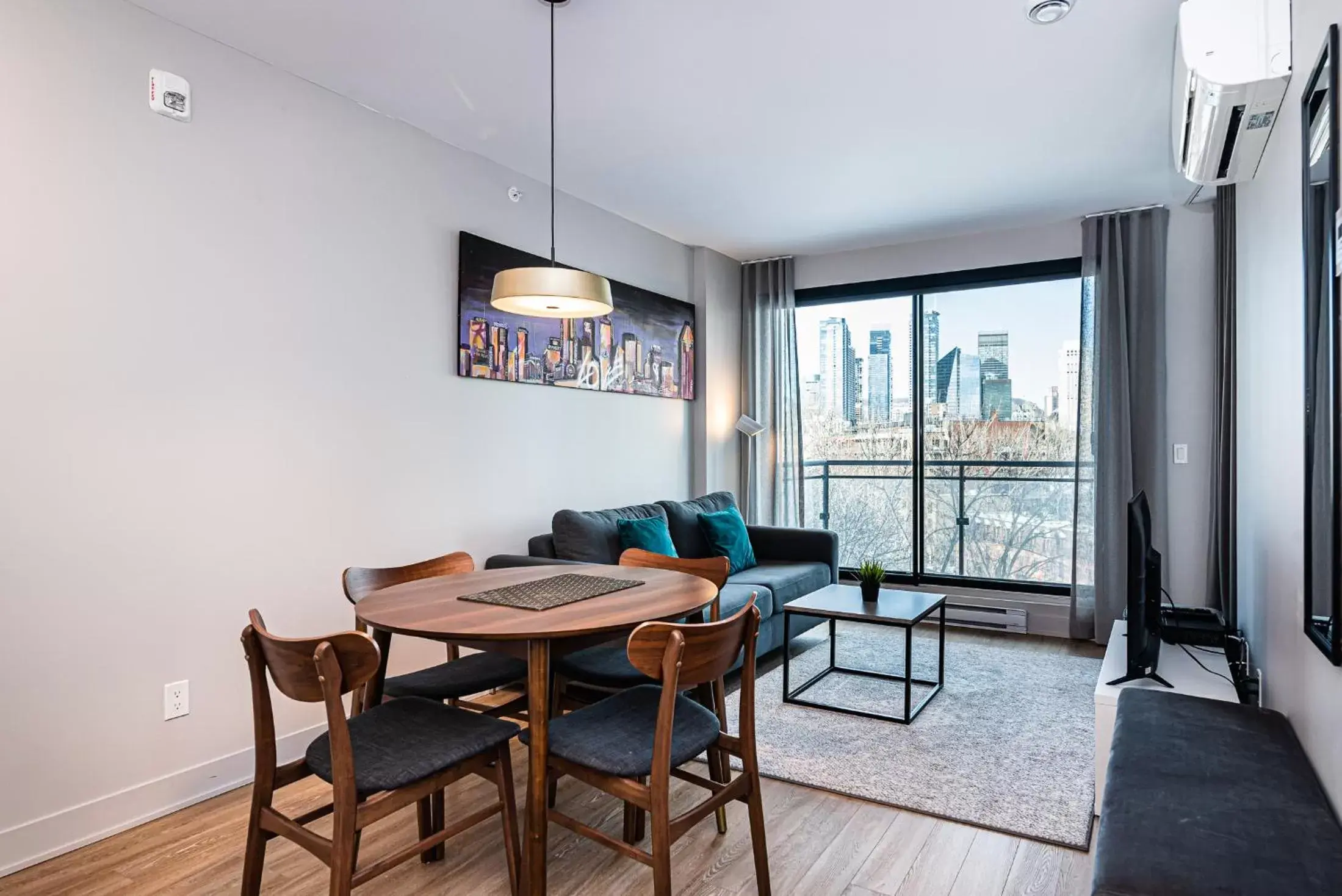 Dining Area in WRFY Griffintown Apartment