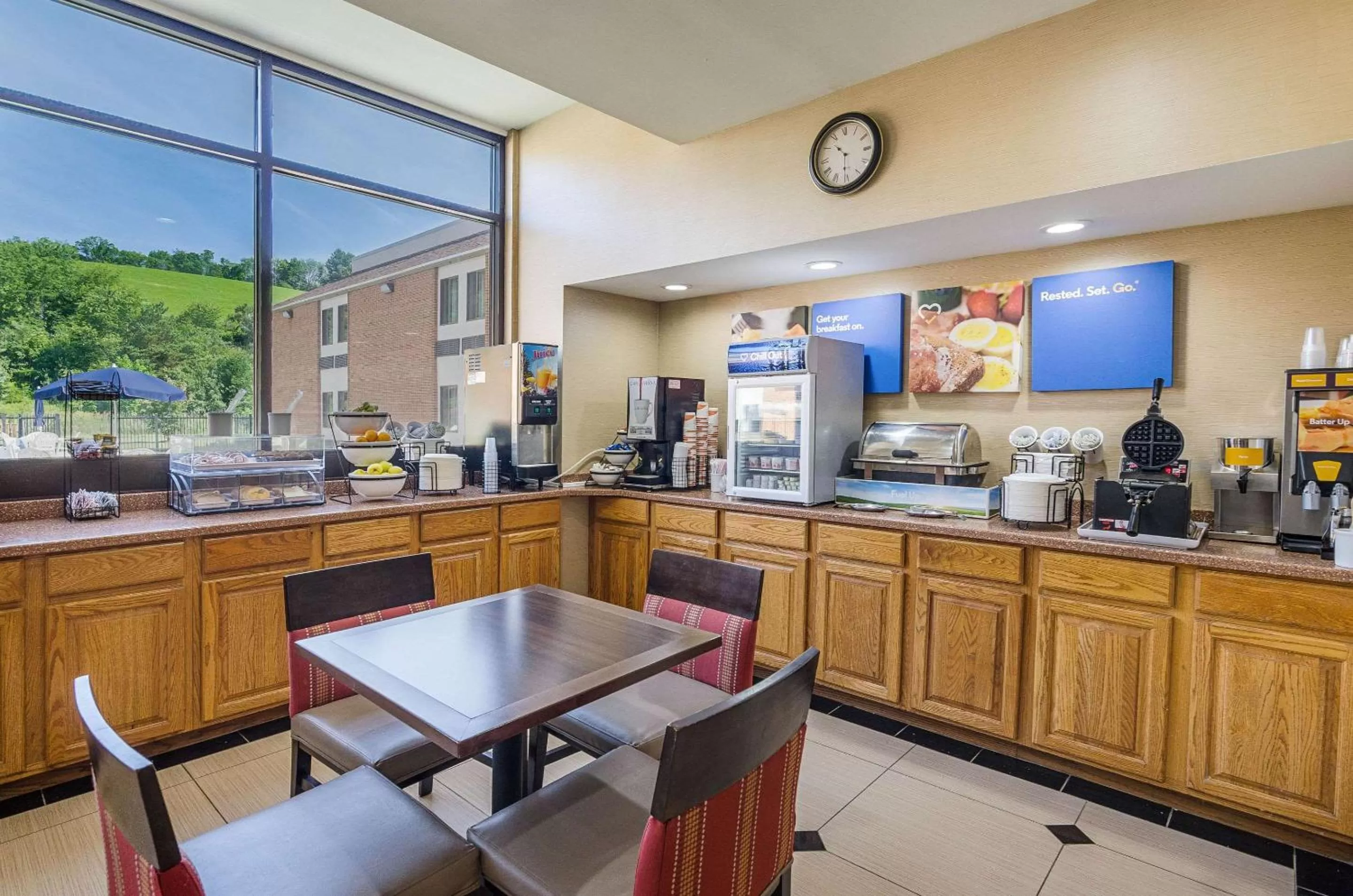 Restaurant/places to eat in Comfort Inn