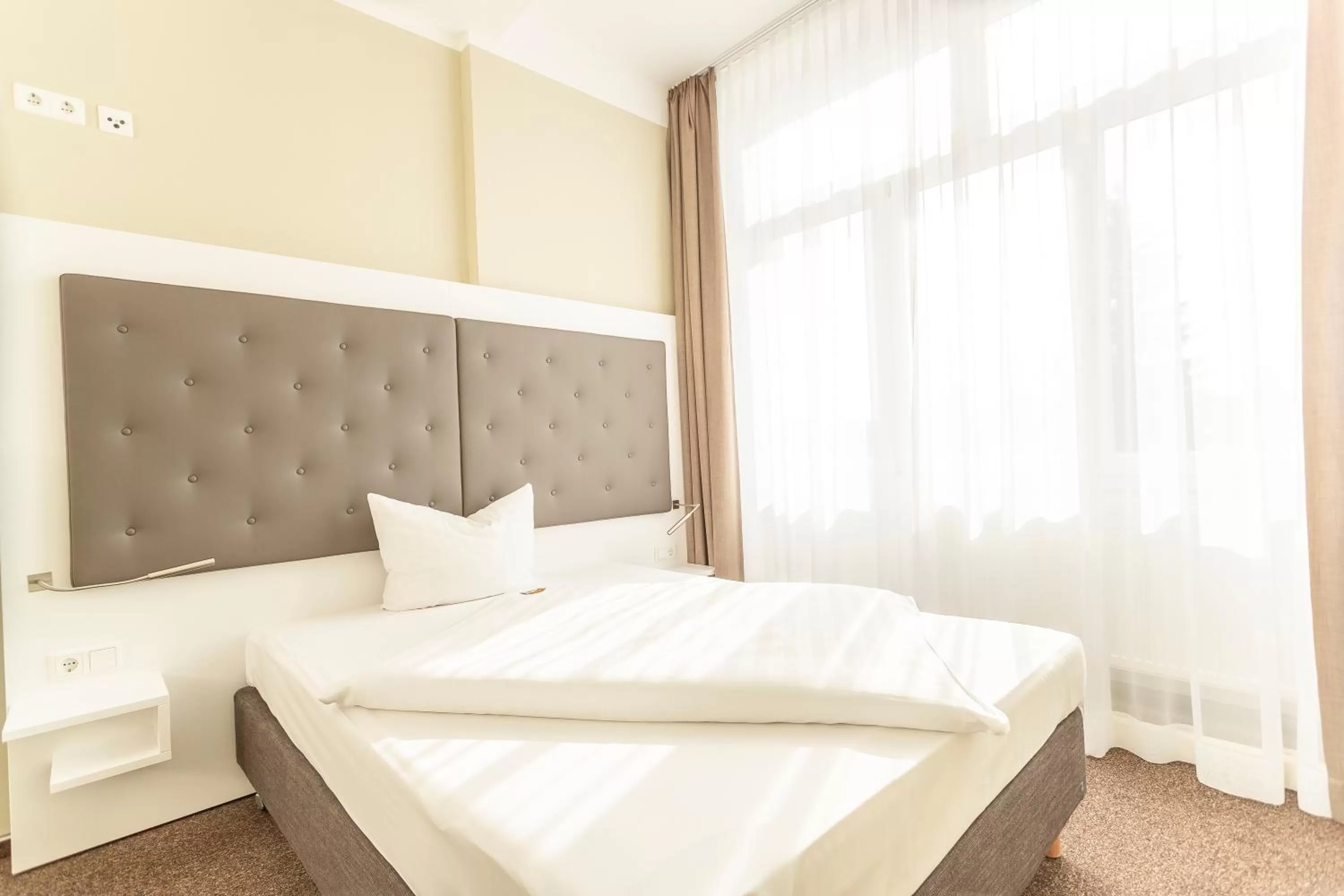 Photo of the whole room, Bed in Hotel am Schlosspark