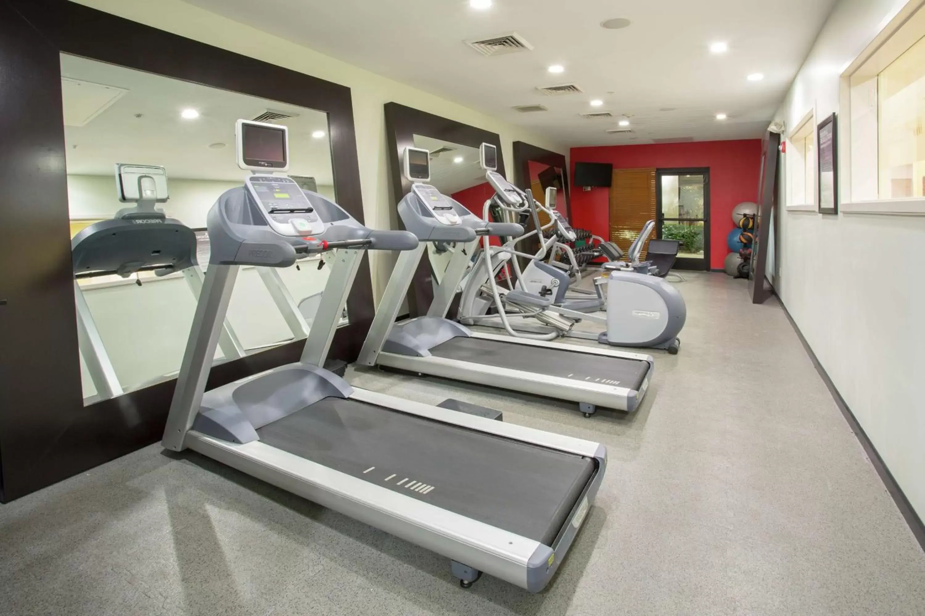 Fitness centre/facilities, Fitness Center/Facilities in Hilton Garden Inn Phoenix/Avondale