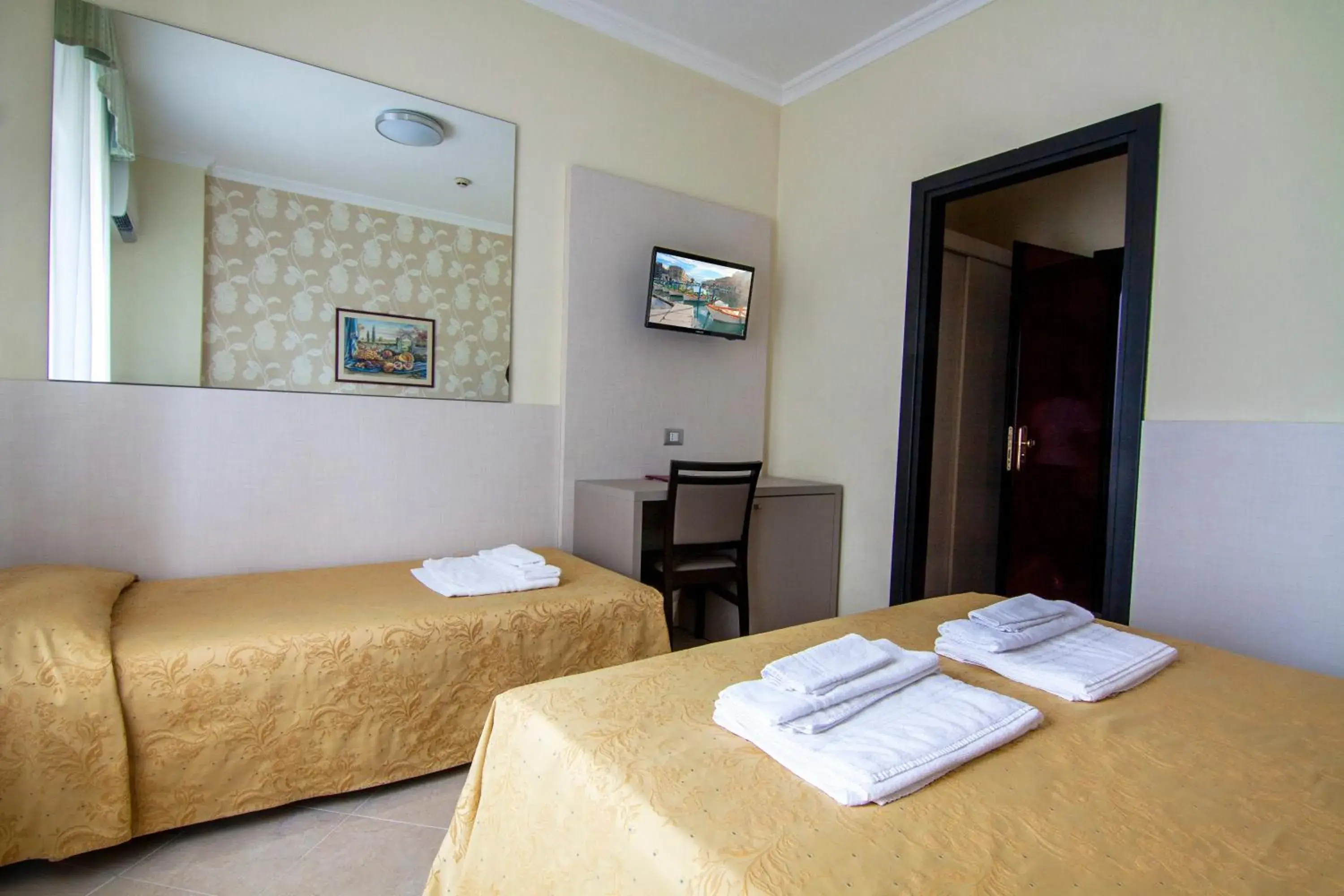 Photo of the whole room, Bed in Hotel Dei Fiori