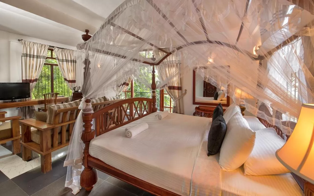 Bed in Ceylon Breeze