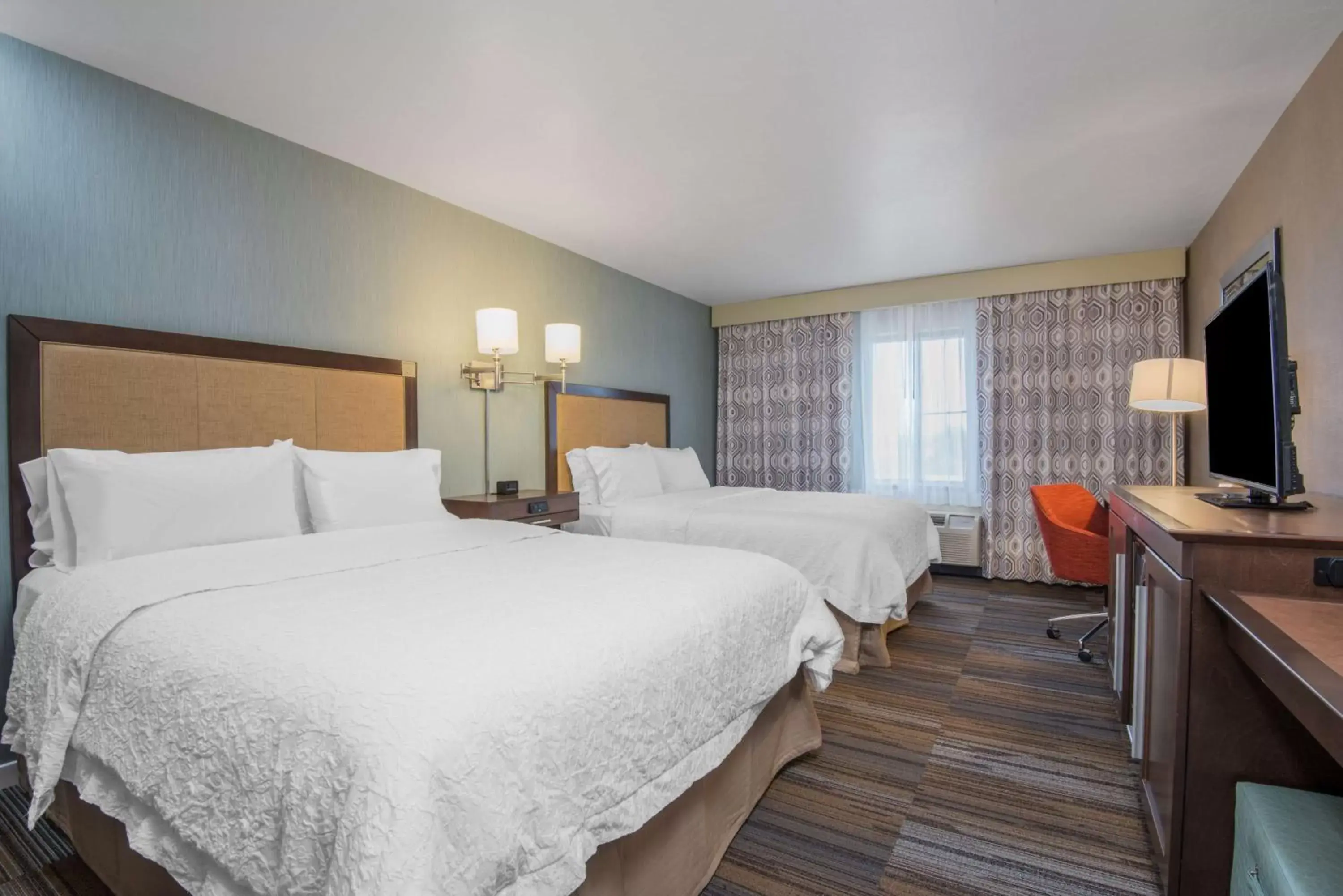 Bed in Hampton Inn & Suites Los Alamos