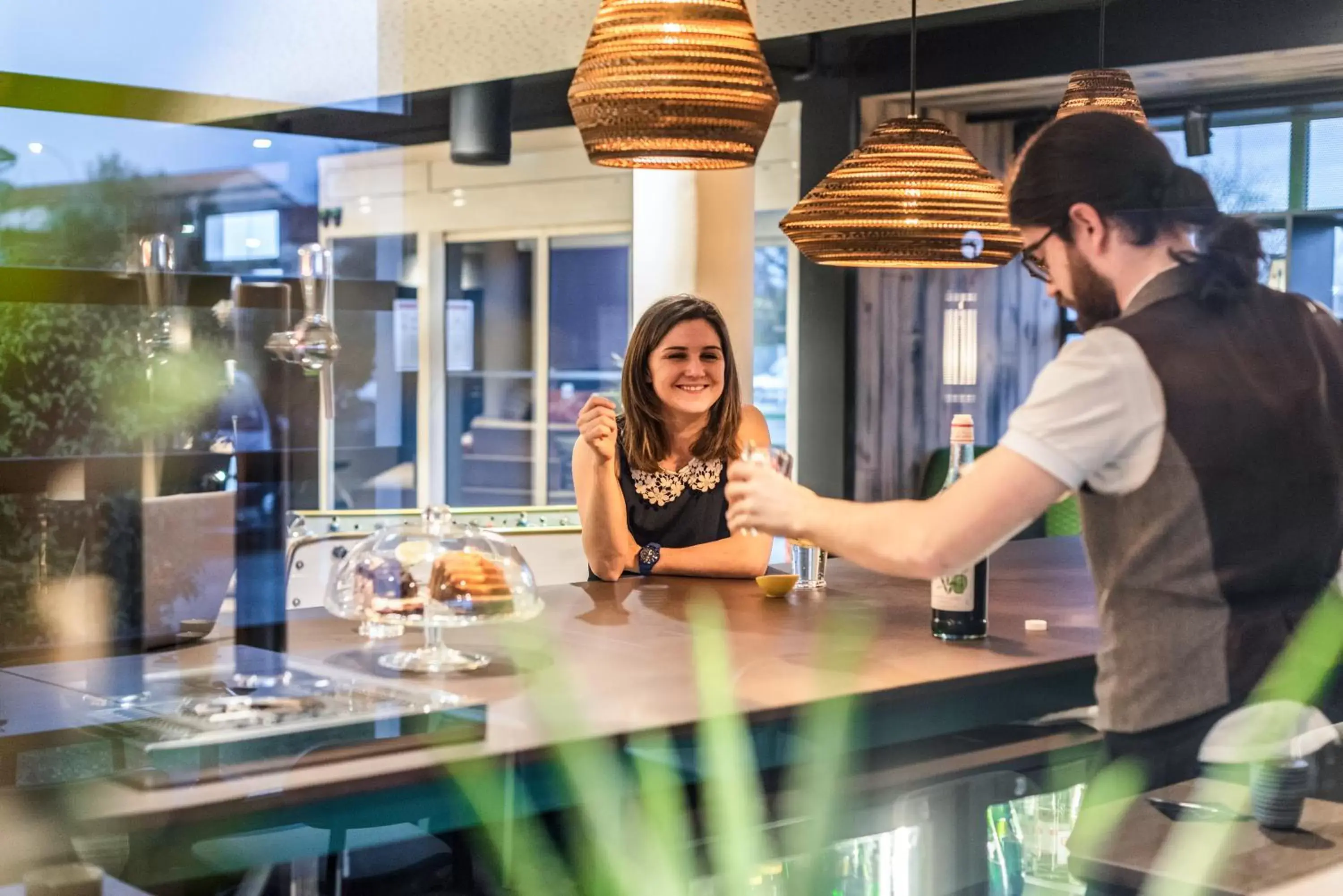 Lounge or bar in ibis Styles Lyon Meyzieu Stadium