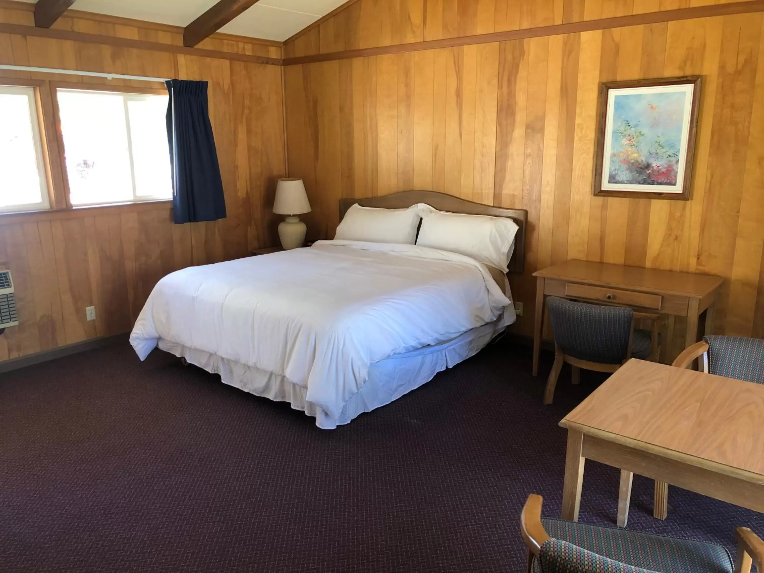 Bed in Meadowcliff Lodge Coleville