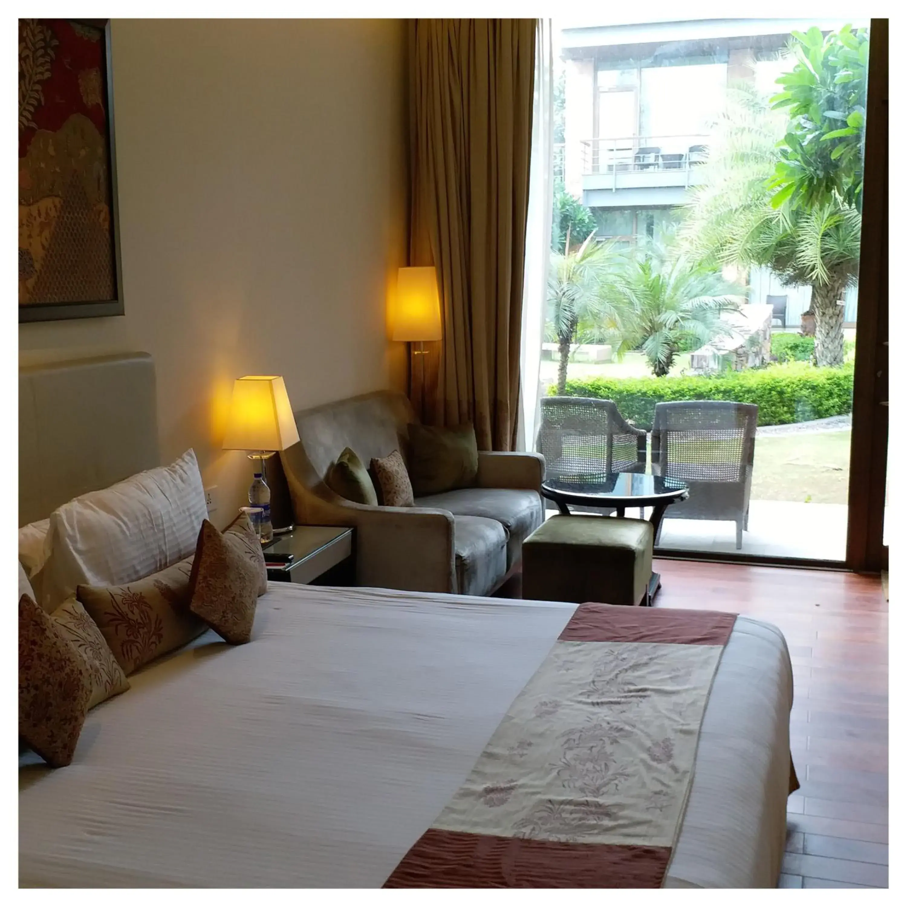 Inner courtyard view, Bed in The Gateway Resort Damdama Lake