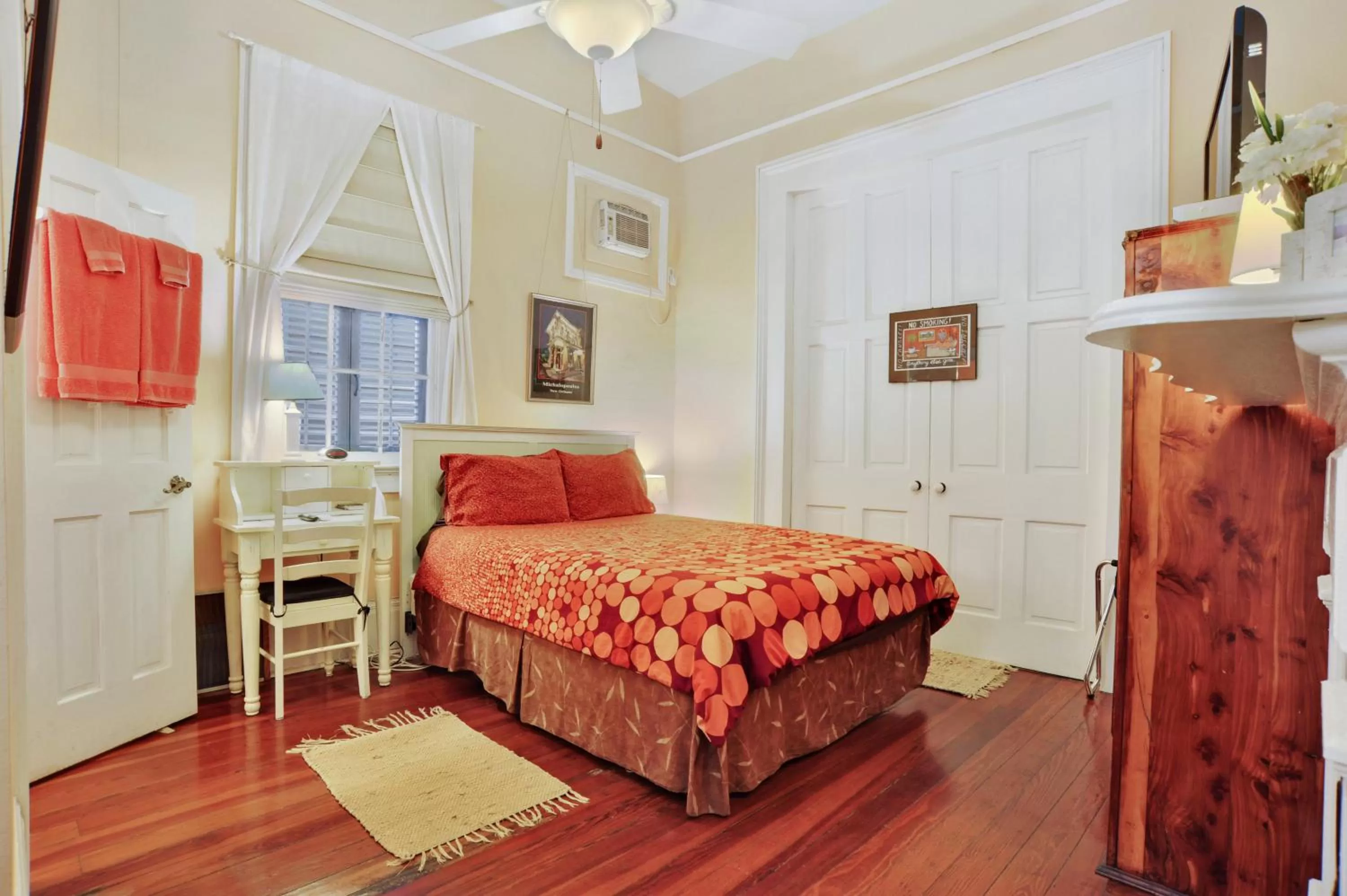 Bed in The Burgundy Bed and Breakfast