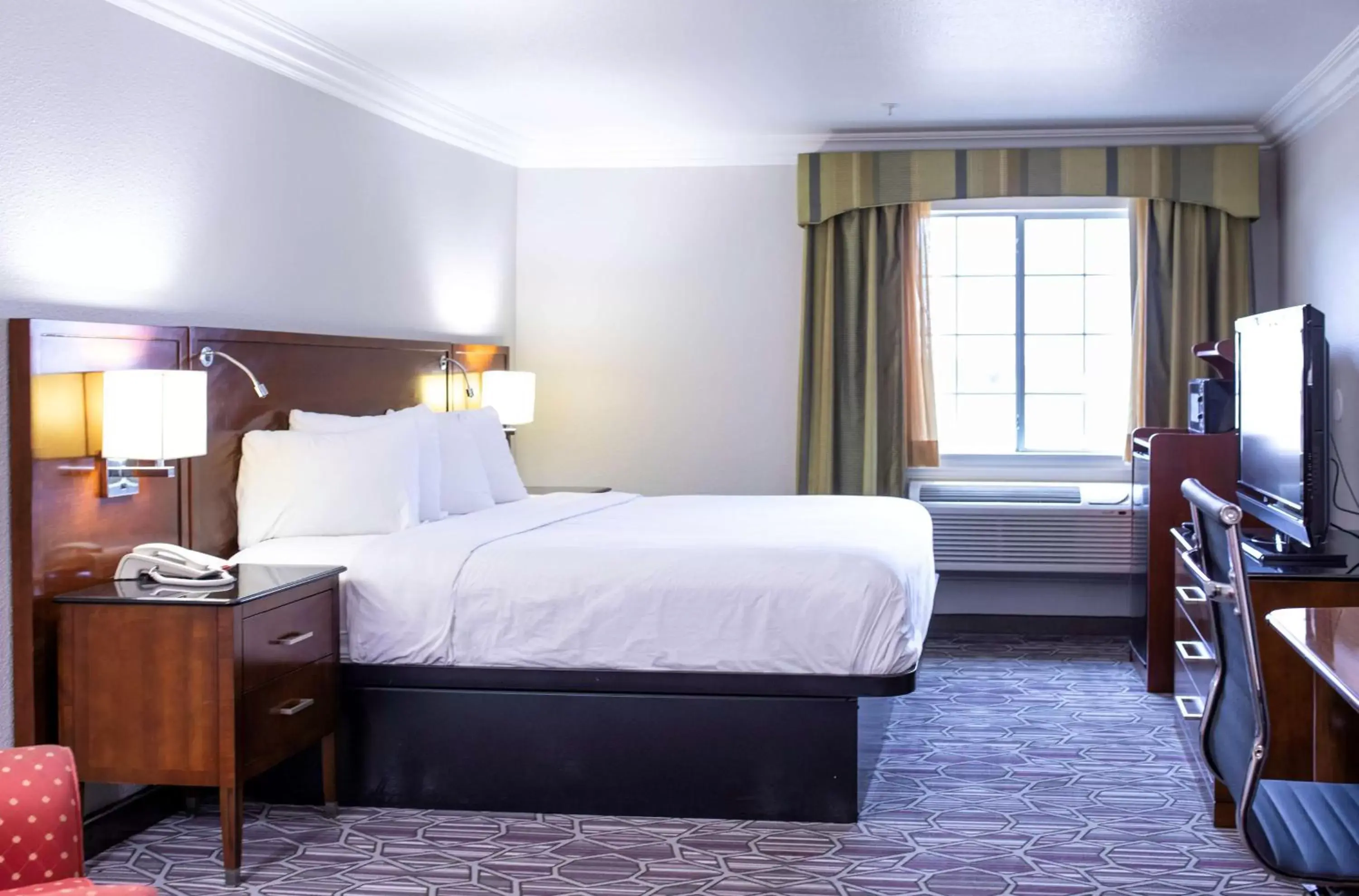Photo of the whole room, Bed in SureStay Plus Hotel by Best Western Ft Worth Benbrook