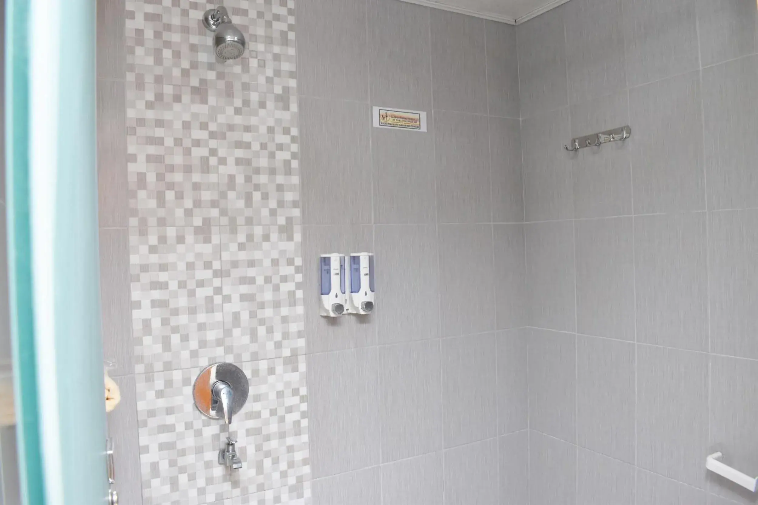 Shower, Bathroom in Homestay 82 Syariah Palembang