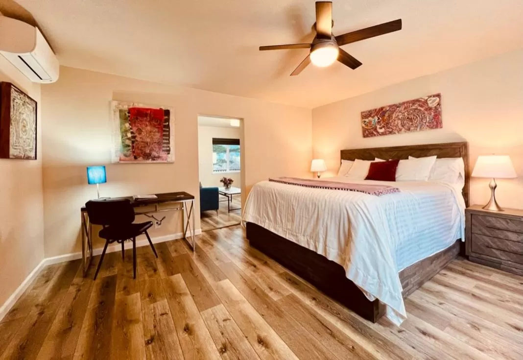 Bed in West Sonoma Inn & Spa