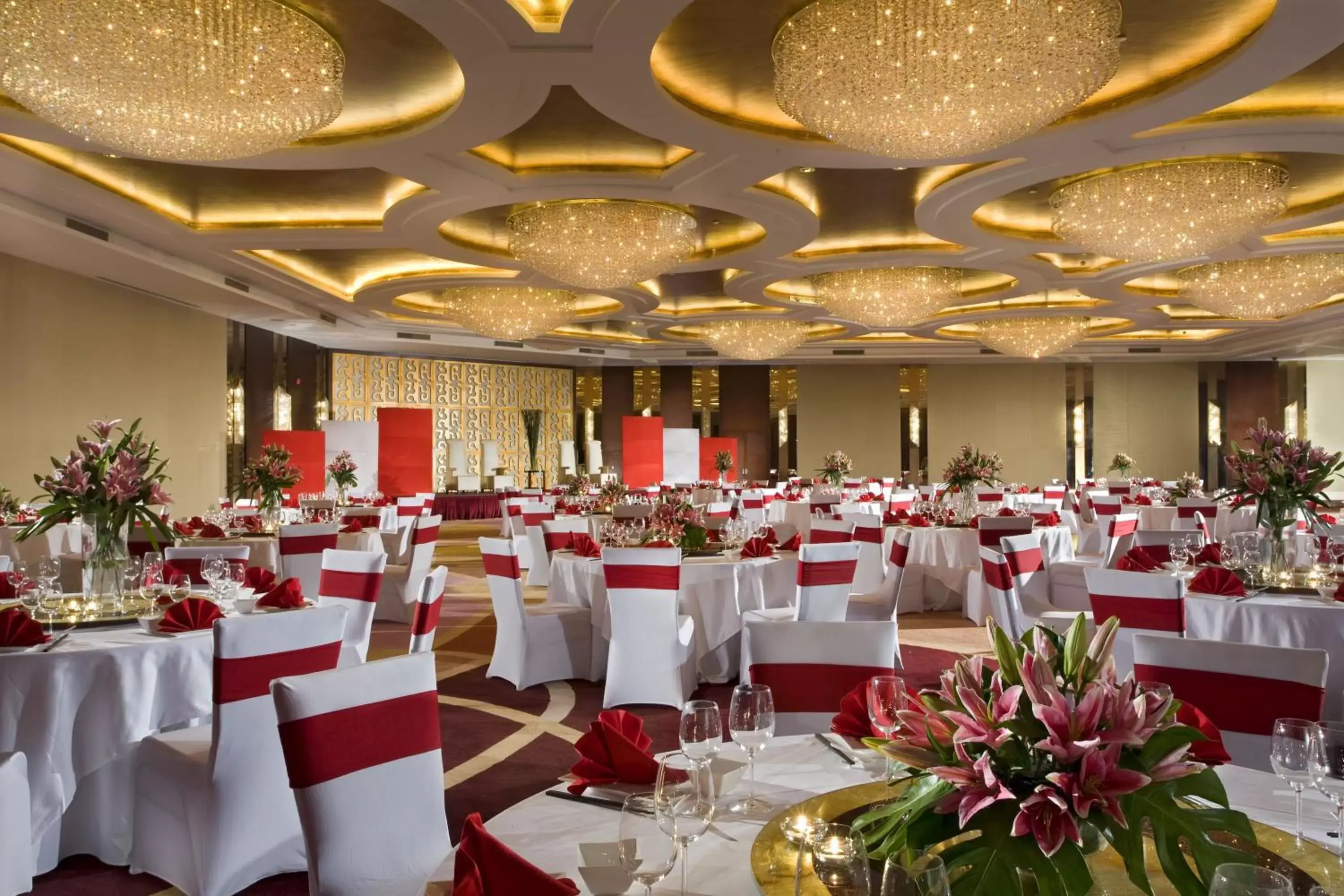 Banquet/Function facilities, Banquet Facilities in Swissotel Foshan, Guangdong - Free shuttle bus during canton fair complex during canton fair period