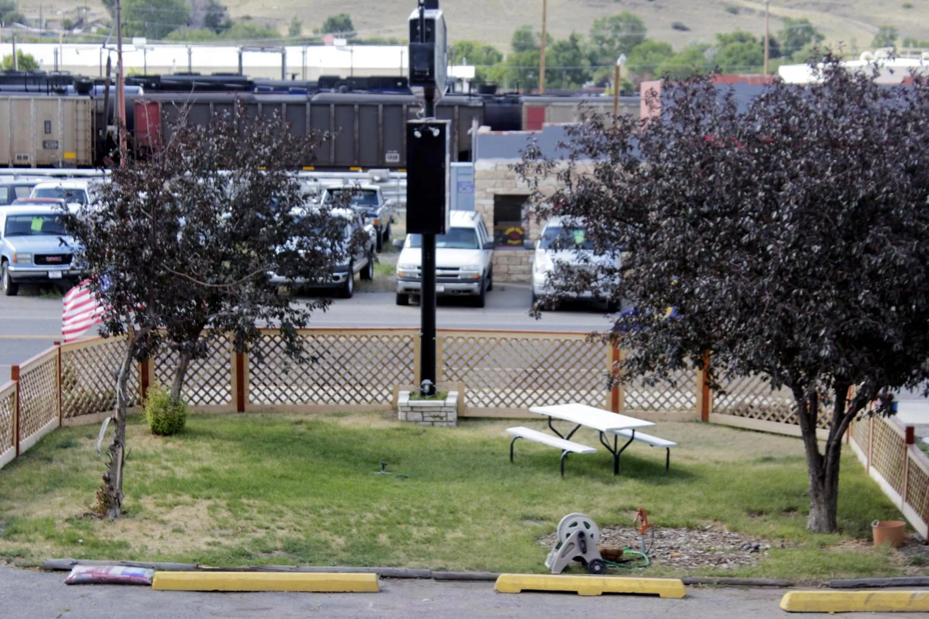 Garden view in Country Motor Inn