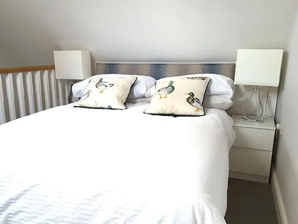 Bedroom, Bed in Pine Tree Lodge, Bridgnorth