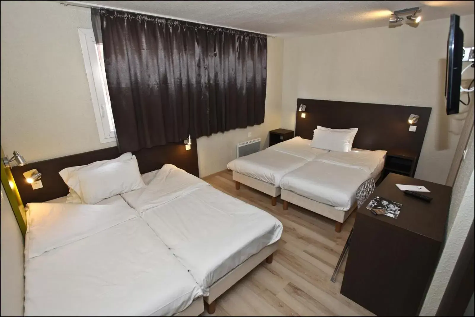 TV and multimedia, Bed in Hotel Primo Colmar Centre