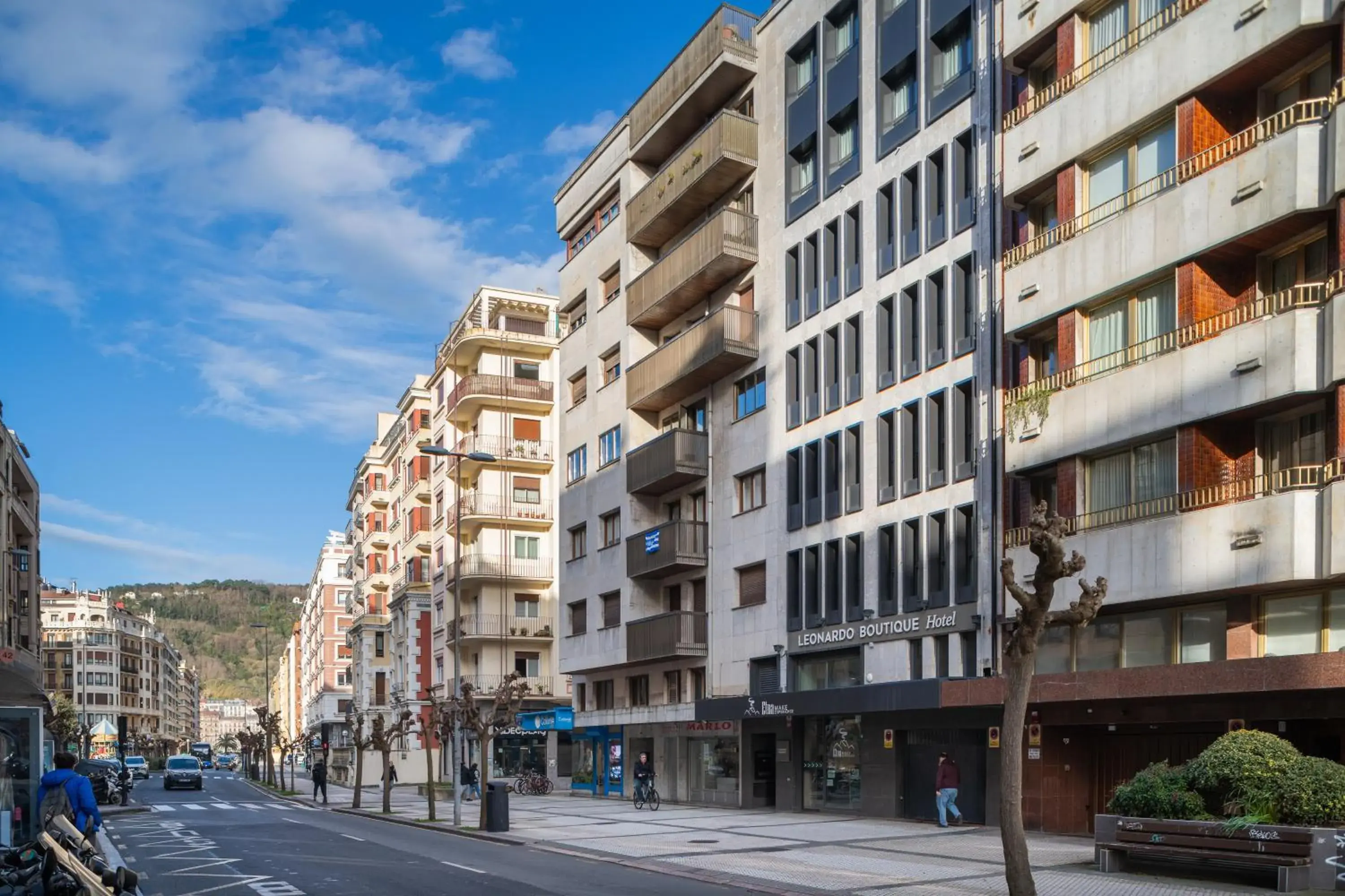 Facade/entrance, Neighborhood in Hotel Bed4U Zurriola San Sebastian