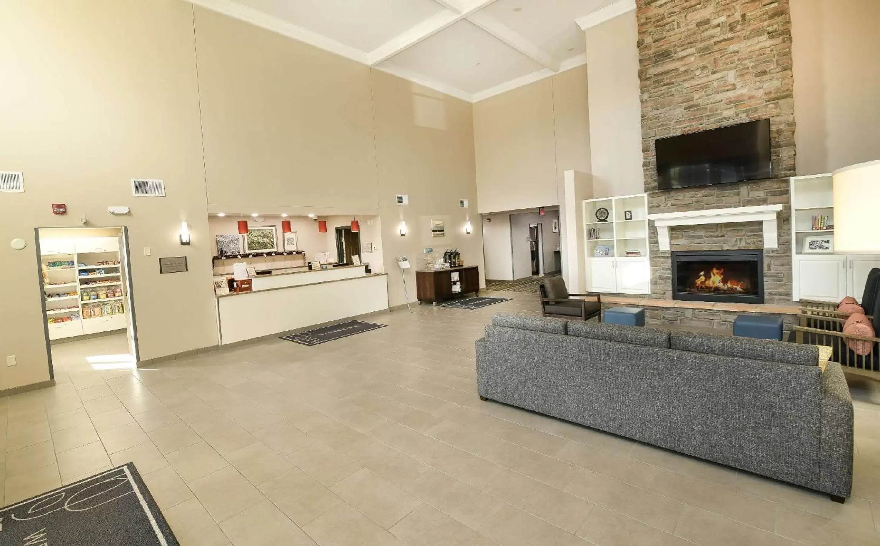 Lobby or reception, Lobby/Reception in Country Inn & Suites by Radisson, Grand Forks, ND