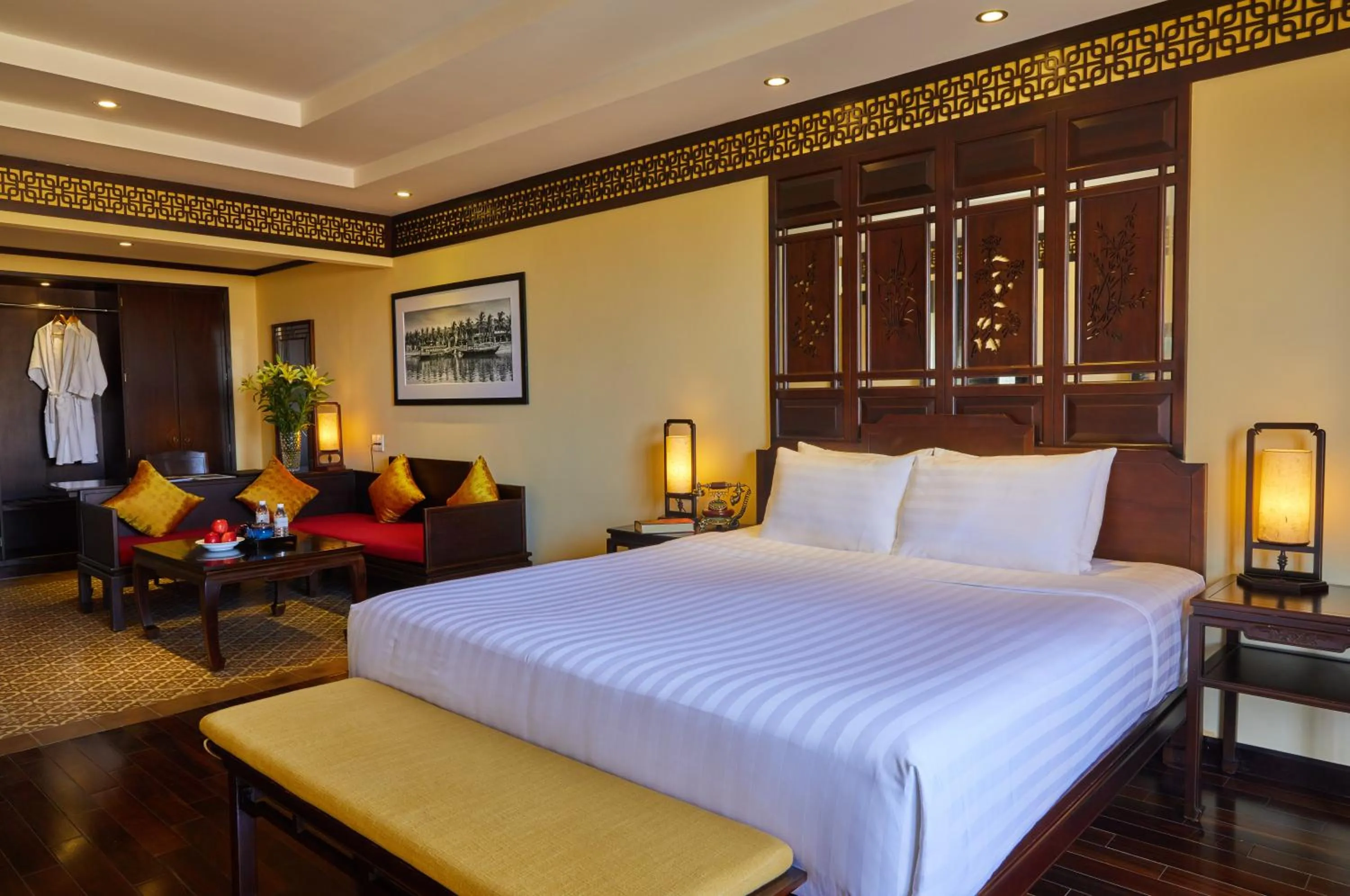 Signature Suite Room with Large Balcony in Hoi An Central Boutique Hotel & Spa (Little Hoi An Central Boutique Hotel & Spa)