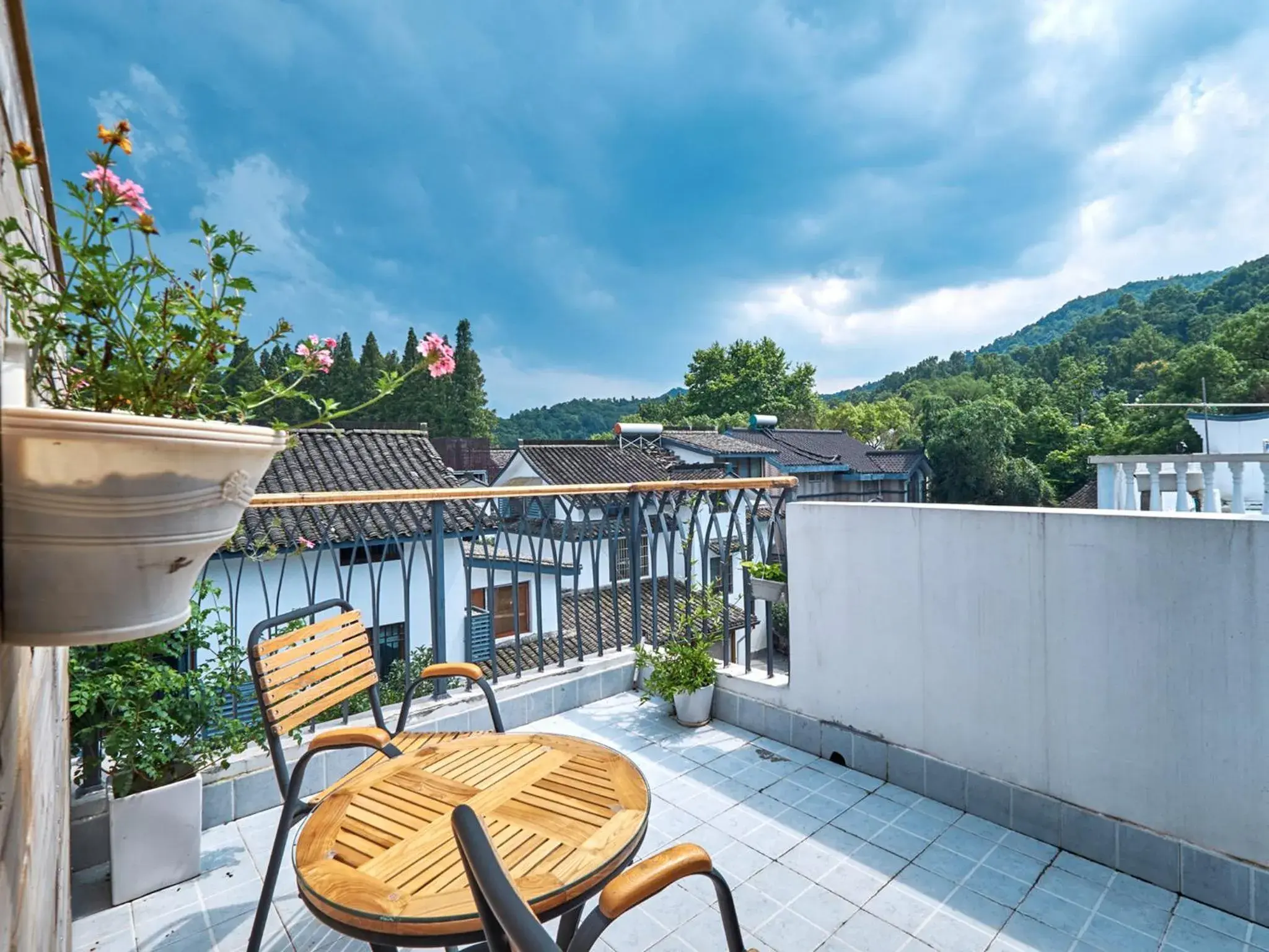 Balcony/Terrace, Patio/Outdoor Area in Hangzhou Yueshang Yunshe Boutique Hostel