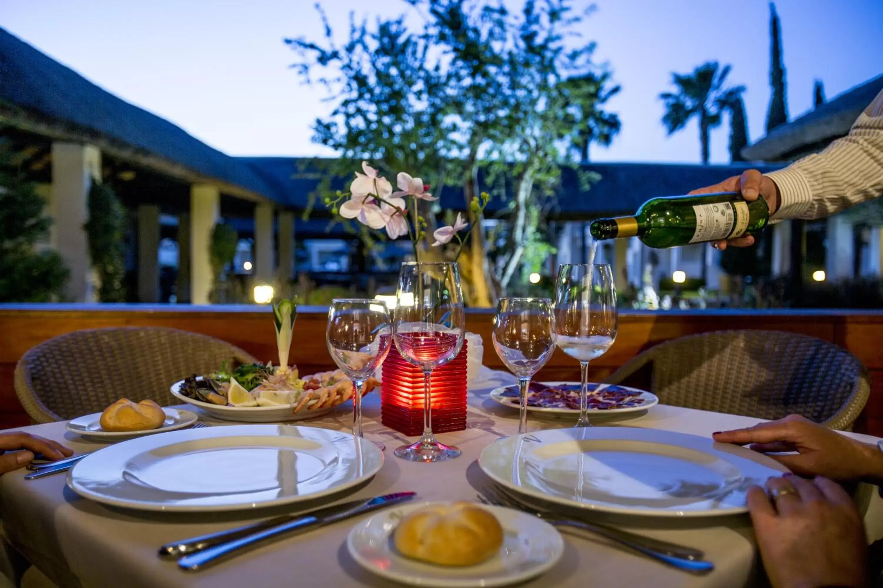 Restaurant/Places to Eat in Vincci Resort Costa Golf