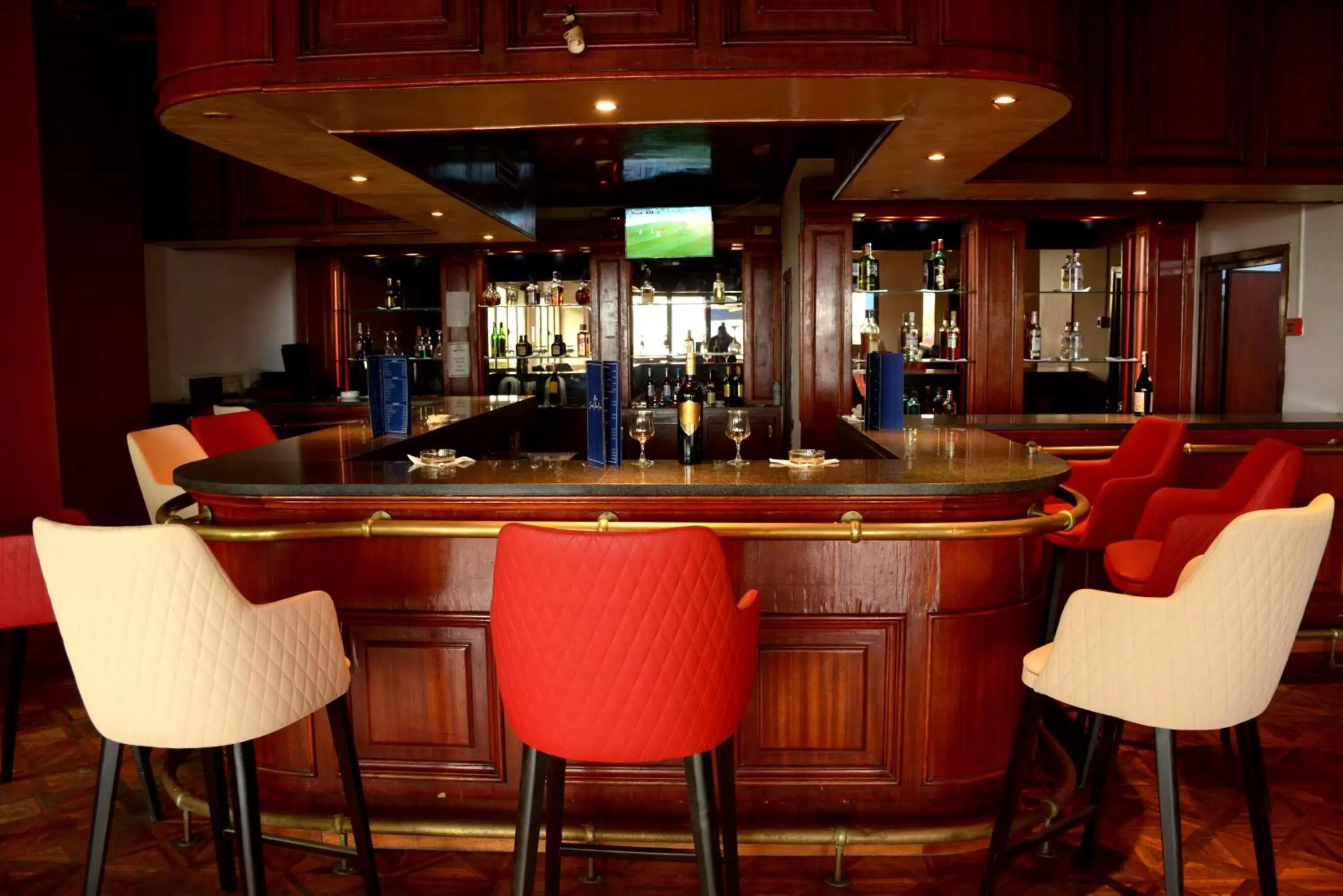 Lounge or bar, Lounge/Bar in Oasis Hotel & Spa