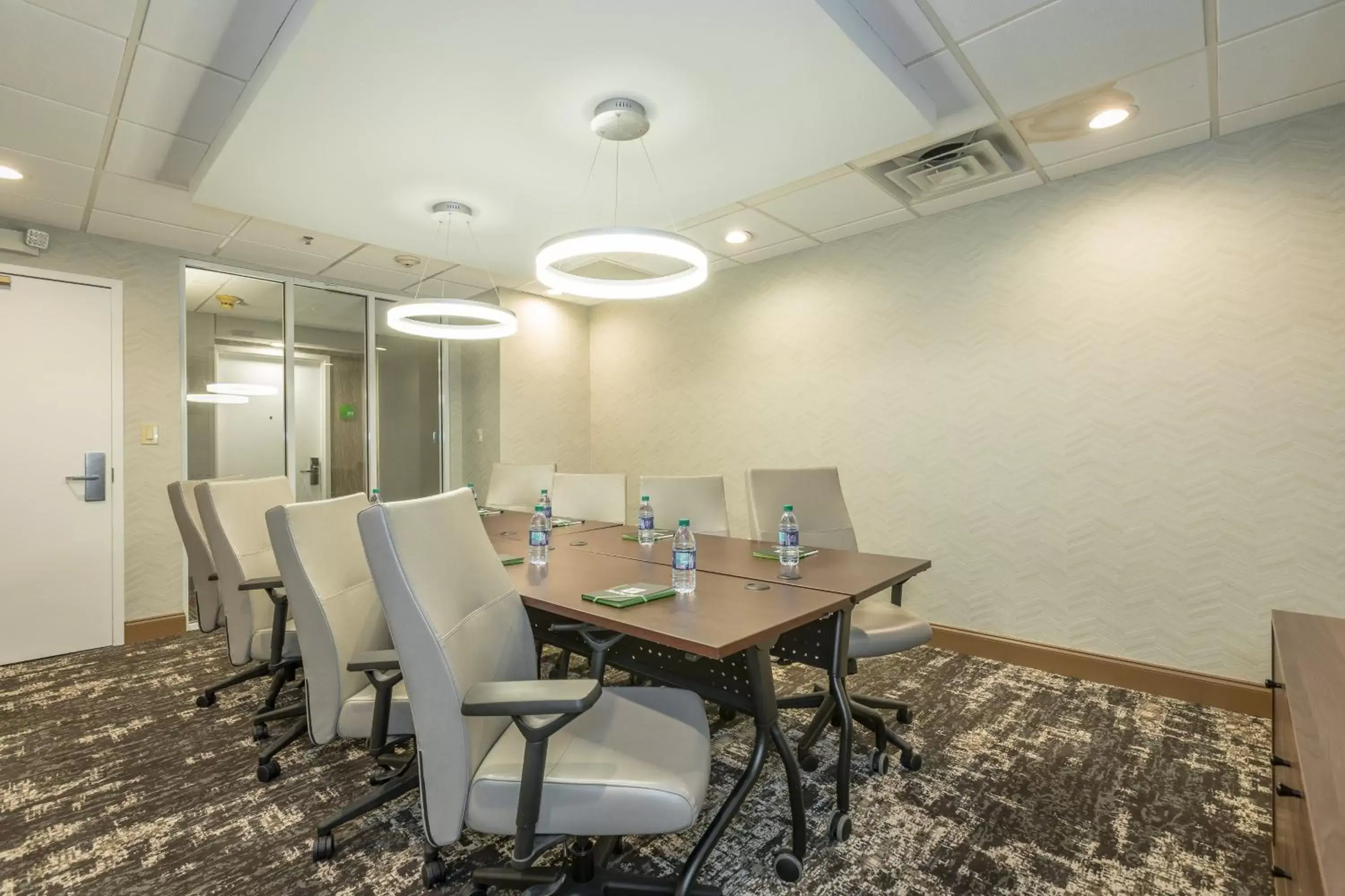 Meeting/conference room in Holiday Inn Hotel and Suites Peachtree City, an IHG Hotel