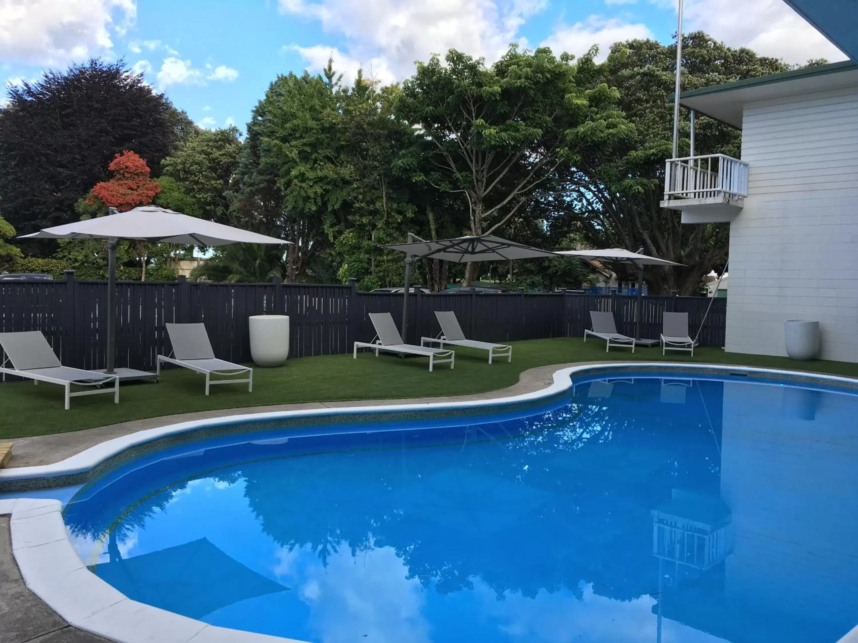 Swimming Pool in Hotel Armitage and Conference Centre