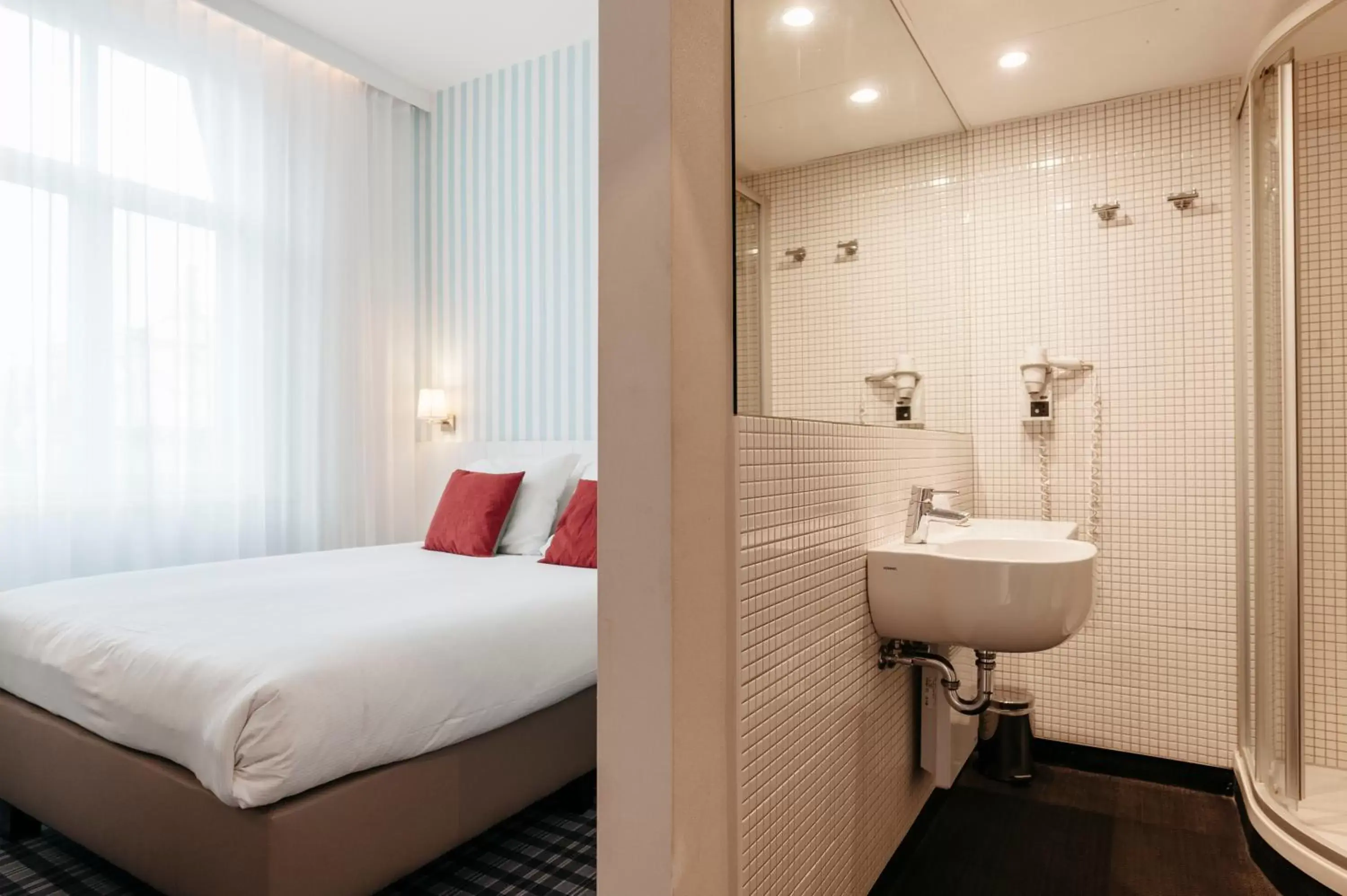 Shower, Bathroom in Leopold Hotel Ostend