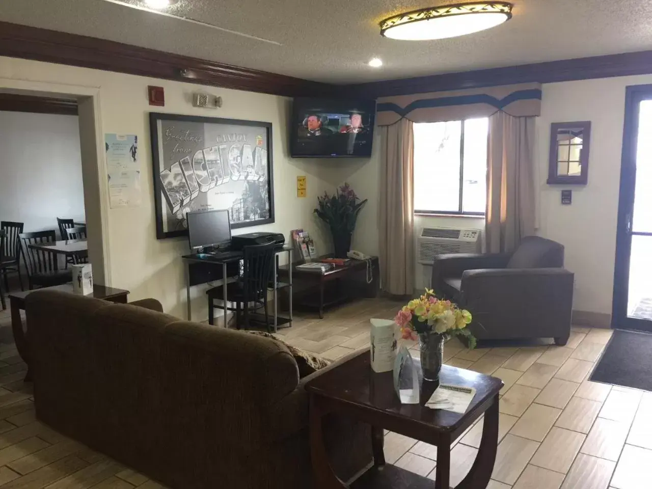 Lobby or reception, Seating Area in Super 8 by Wyndham Canton/Livonia Area