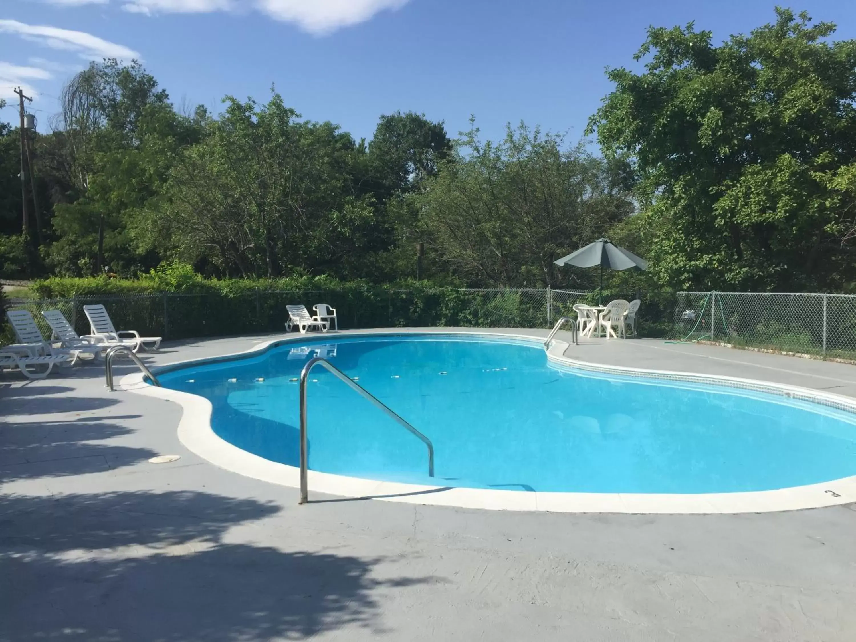 Day, Swimming Pool in Briarcliff Motel