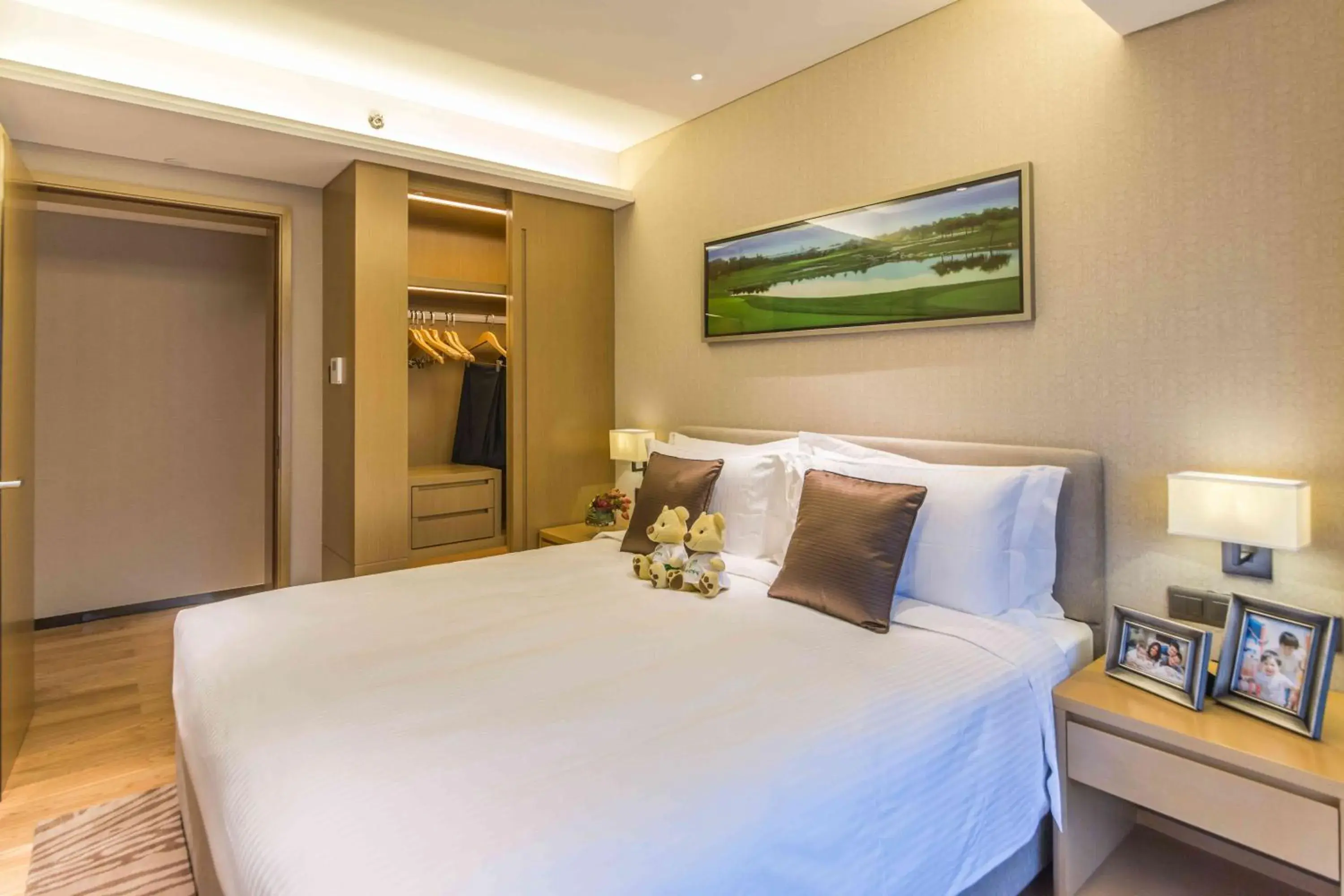 Bedroom, Bed in Somerset Grandview Shenzhen