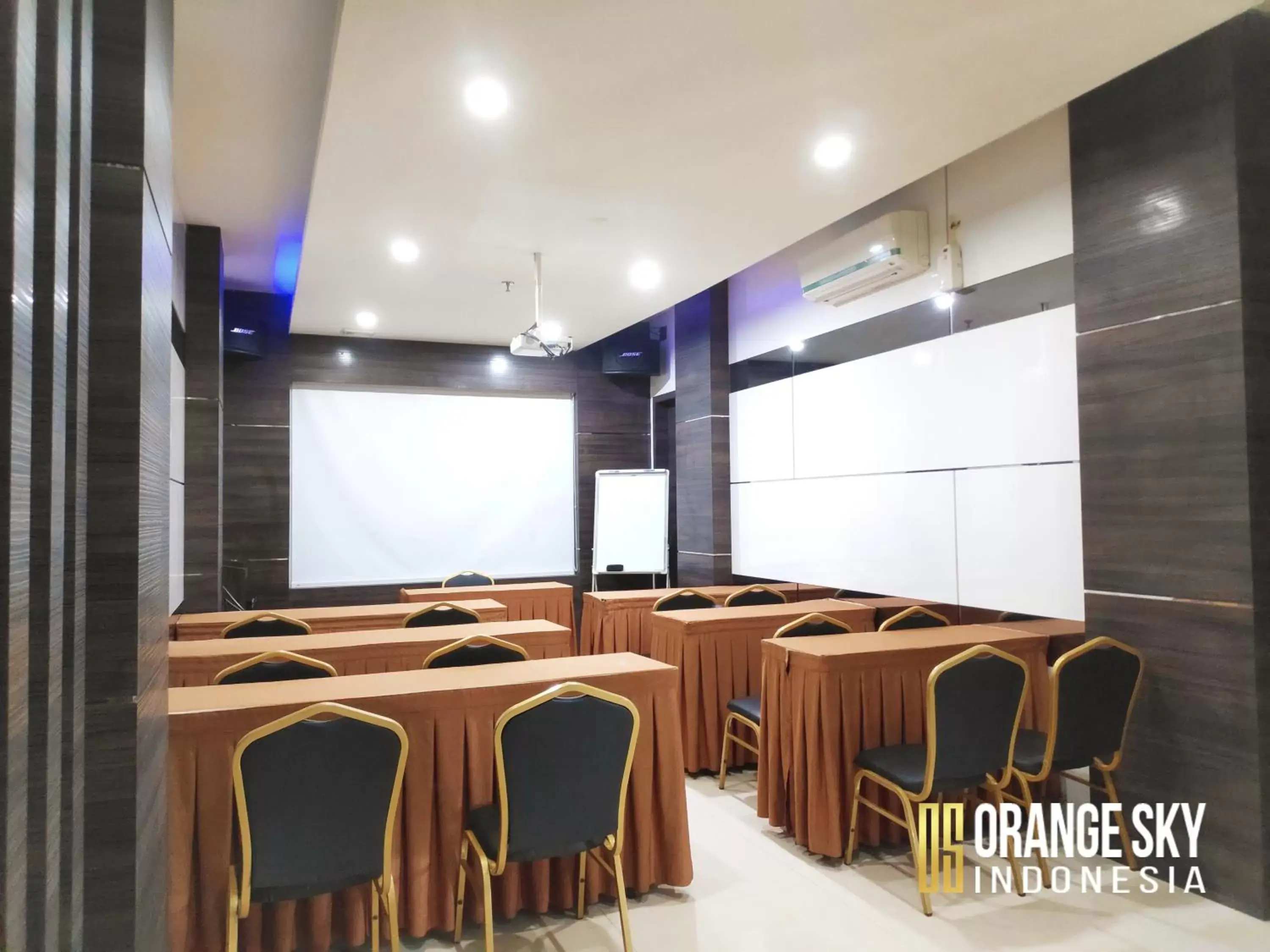 Meeting/conference room in OS Hotel Airport Batam