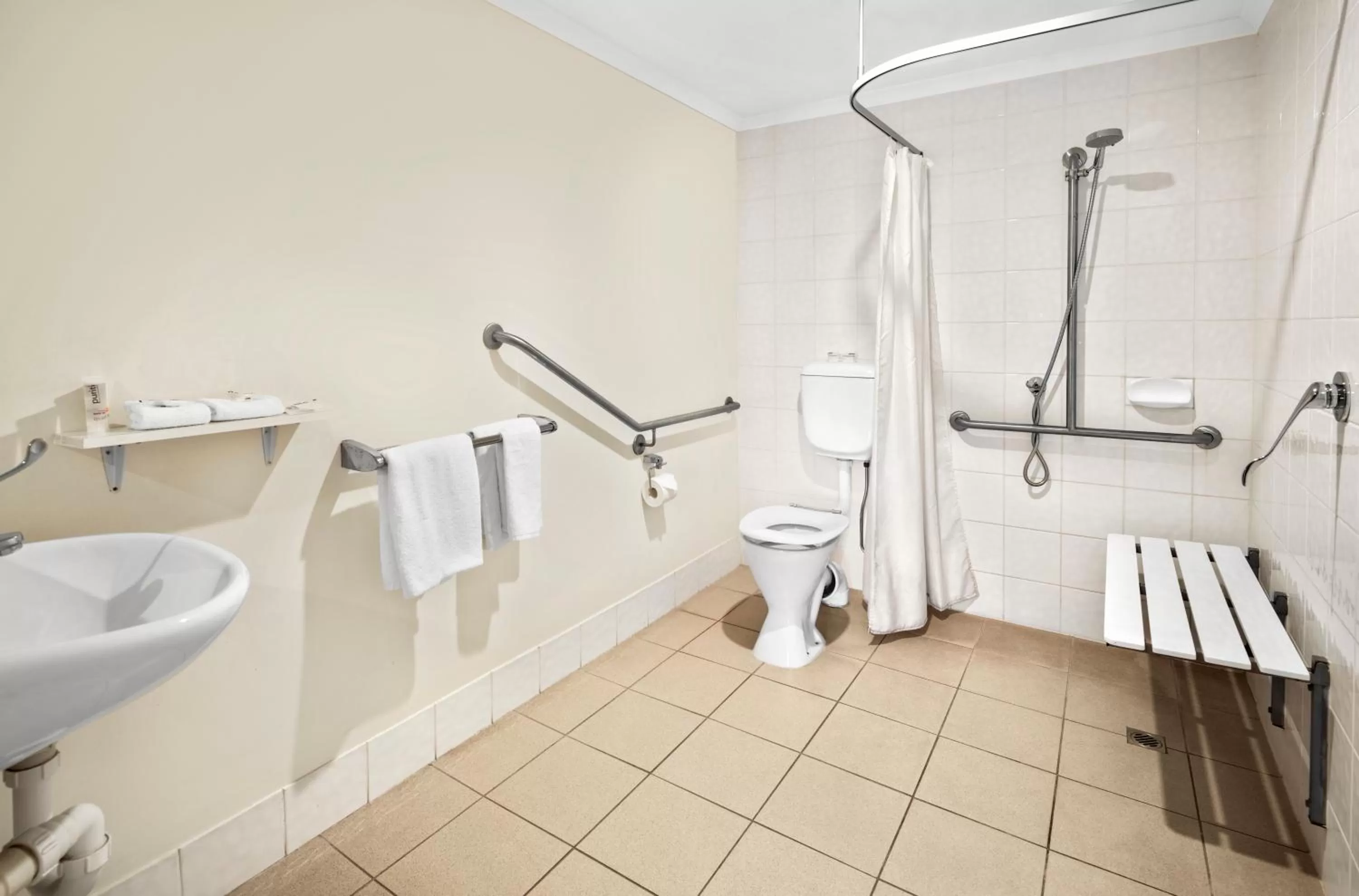 Shower in Quest Mont Albert