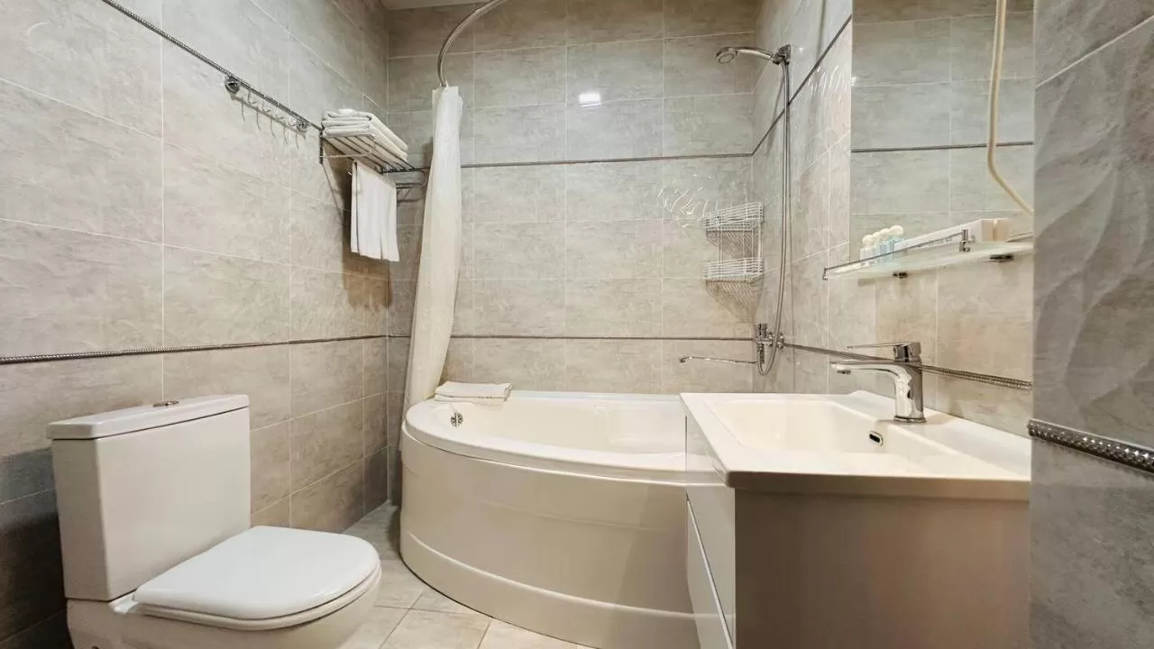 Shower in Garden Plaza Bukhara