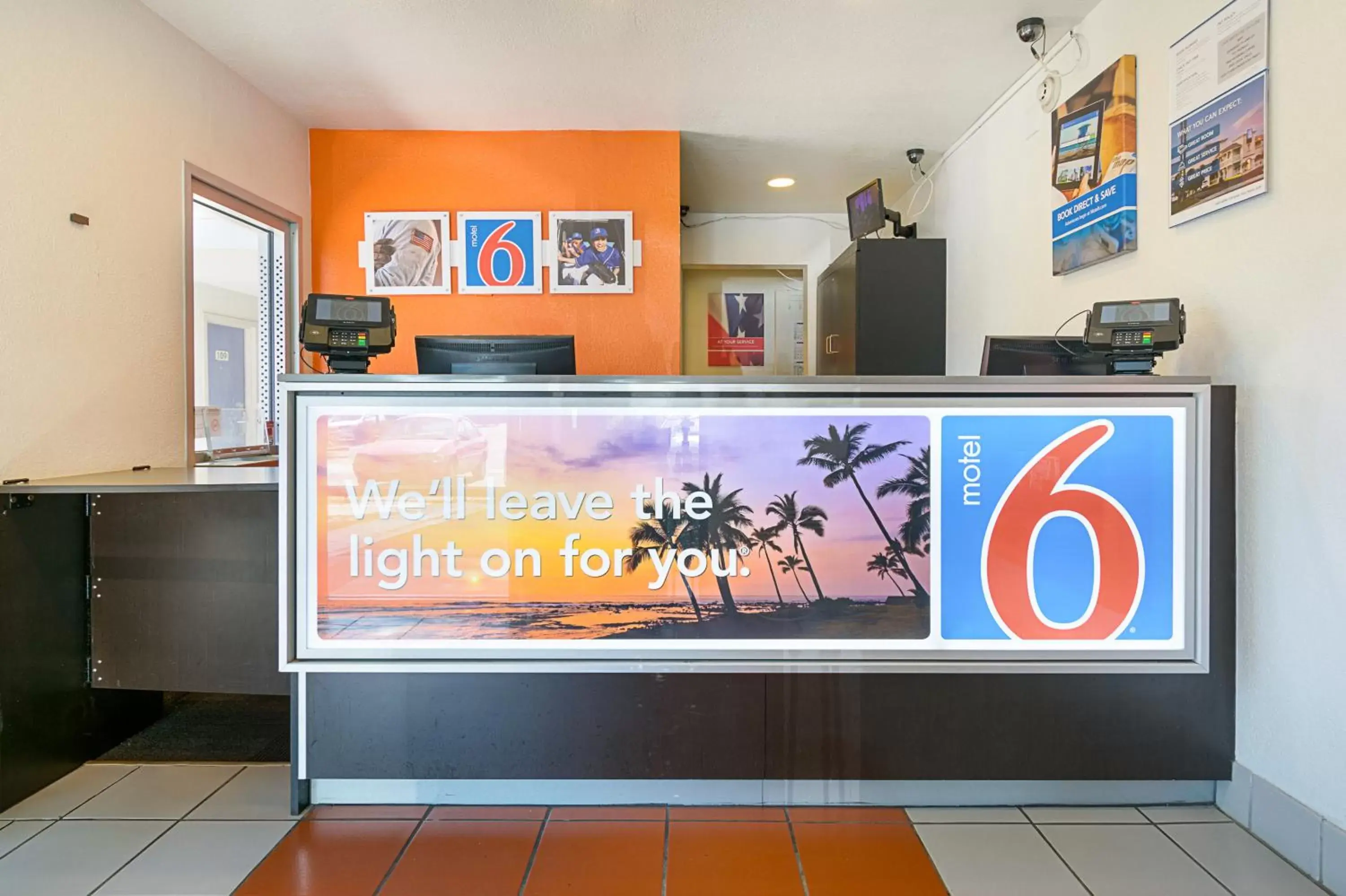 Lobby or reception, Lobby/Reception in Motel 6-Goleta, CA - Santa Barbara