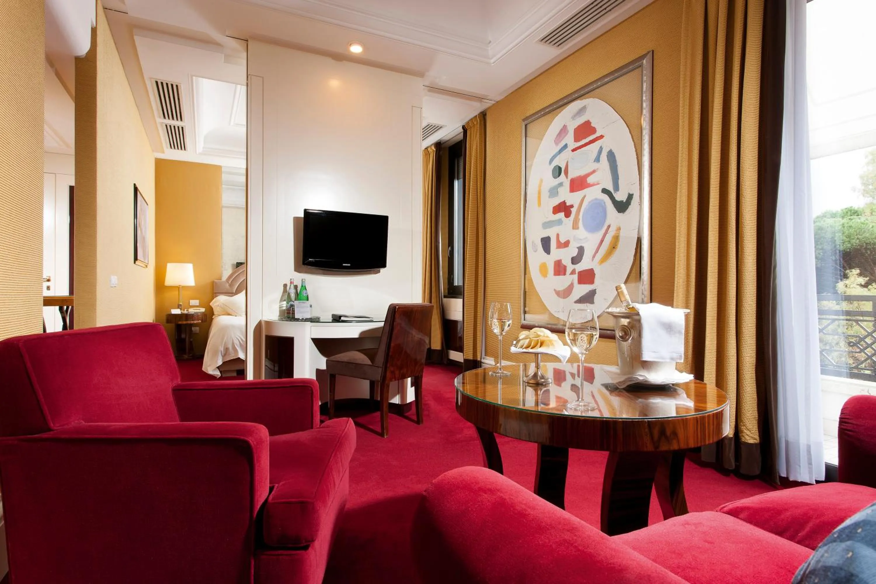 Food and drinks in Hotel Lord Byron - Small Luxury Hotels of the World