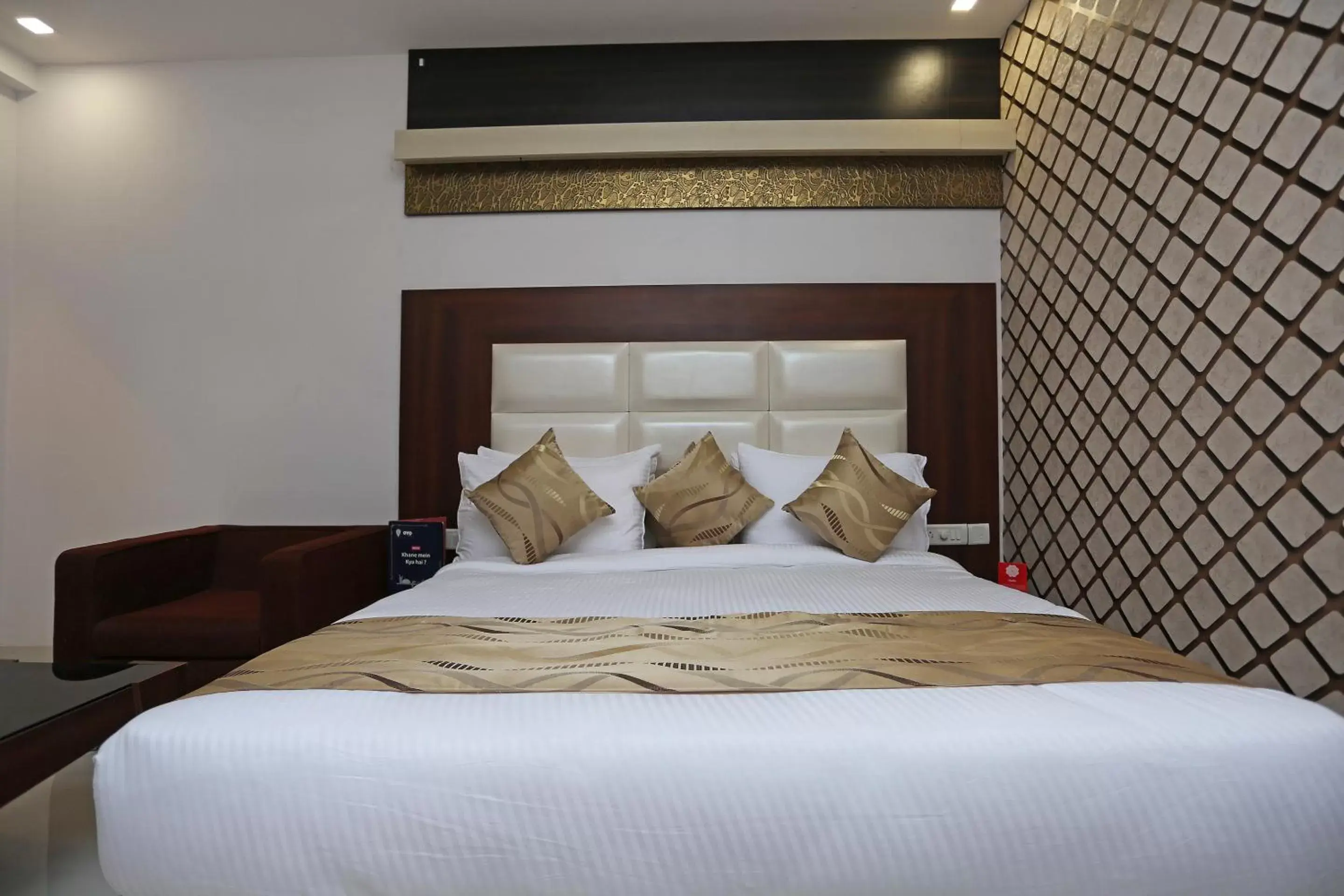 Bed in Hotel Arch - Near Aerocity New Delhi